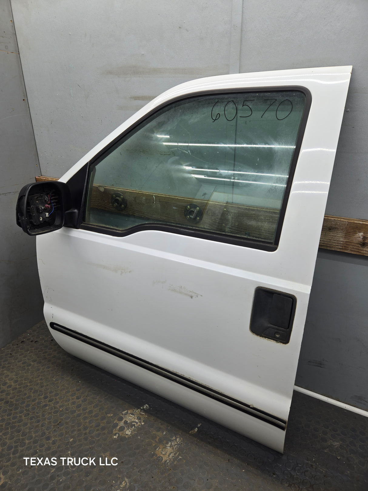 1999-2011 Ford Super Duty LH Driver Side Front Door F250 F350 F450 F550