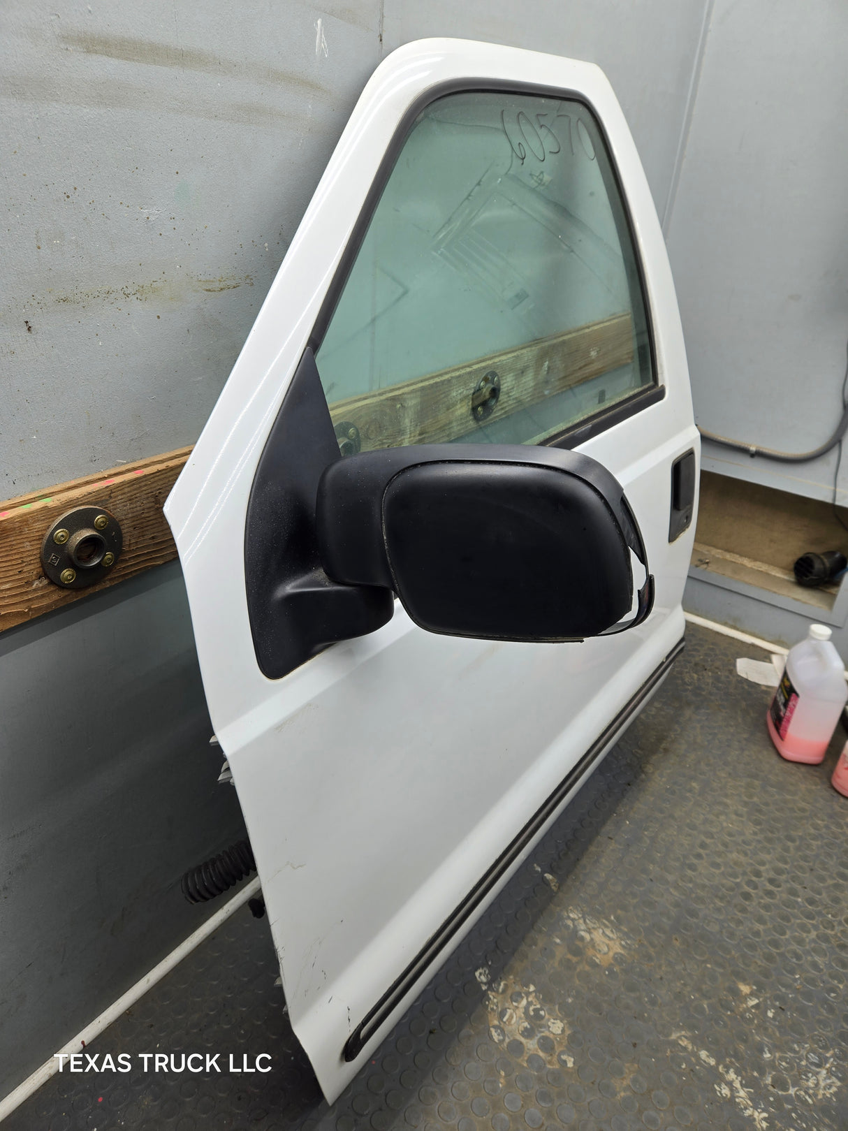 1999-2011 Ford Super Duty LH Driver Side Front Door F250 F350 F450 F550