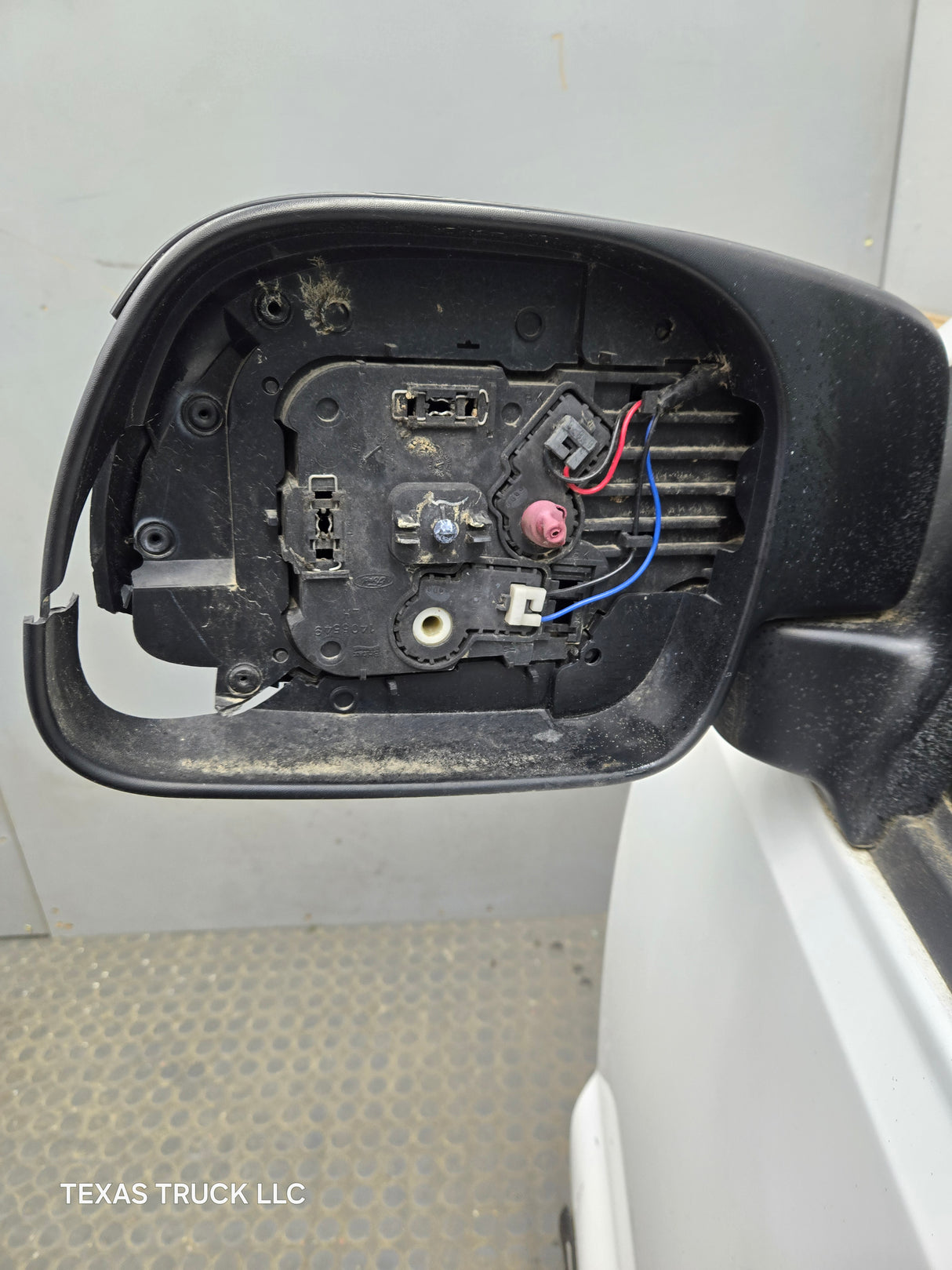 1999-2011 Ford Super Duty LH Driver Side Front Door F250 F350 F450 F550