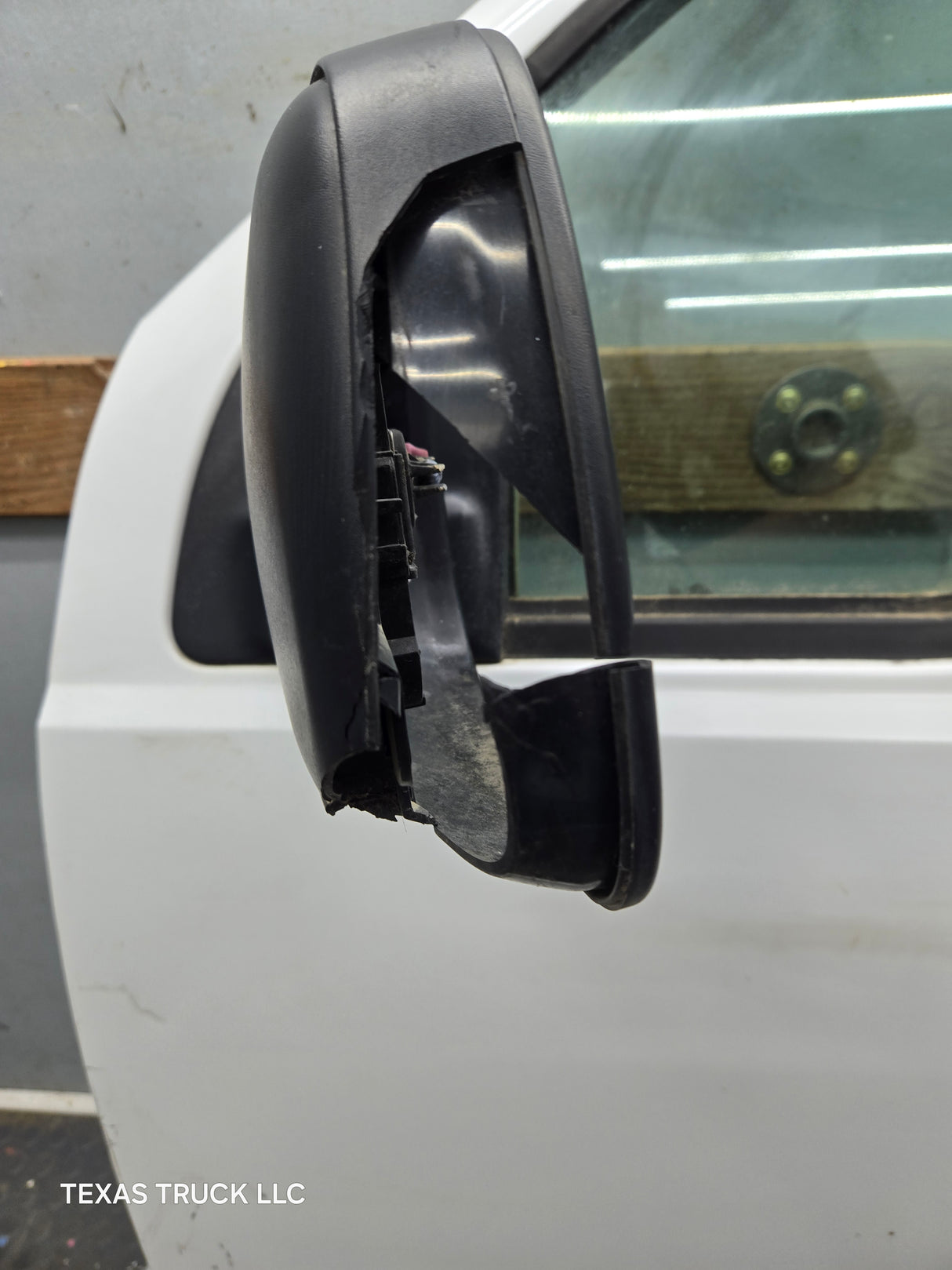 1999-2011 Ford Super Duty LH Driver Side Front Door F250 F350 F450 F550