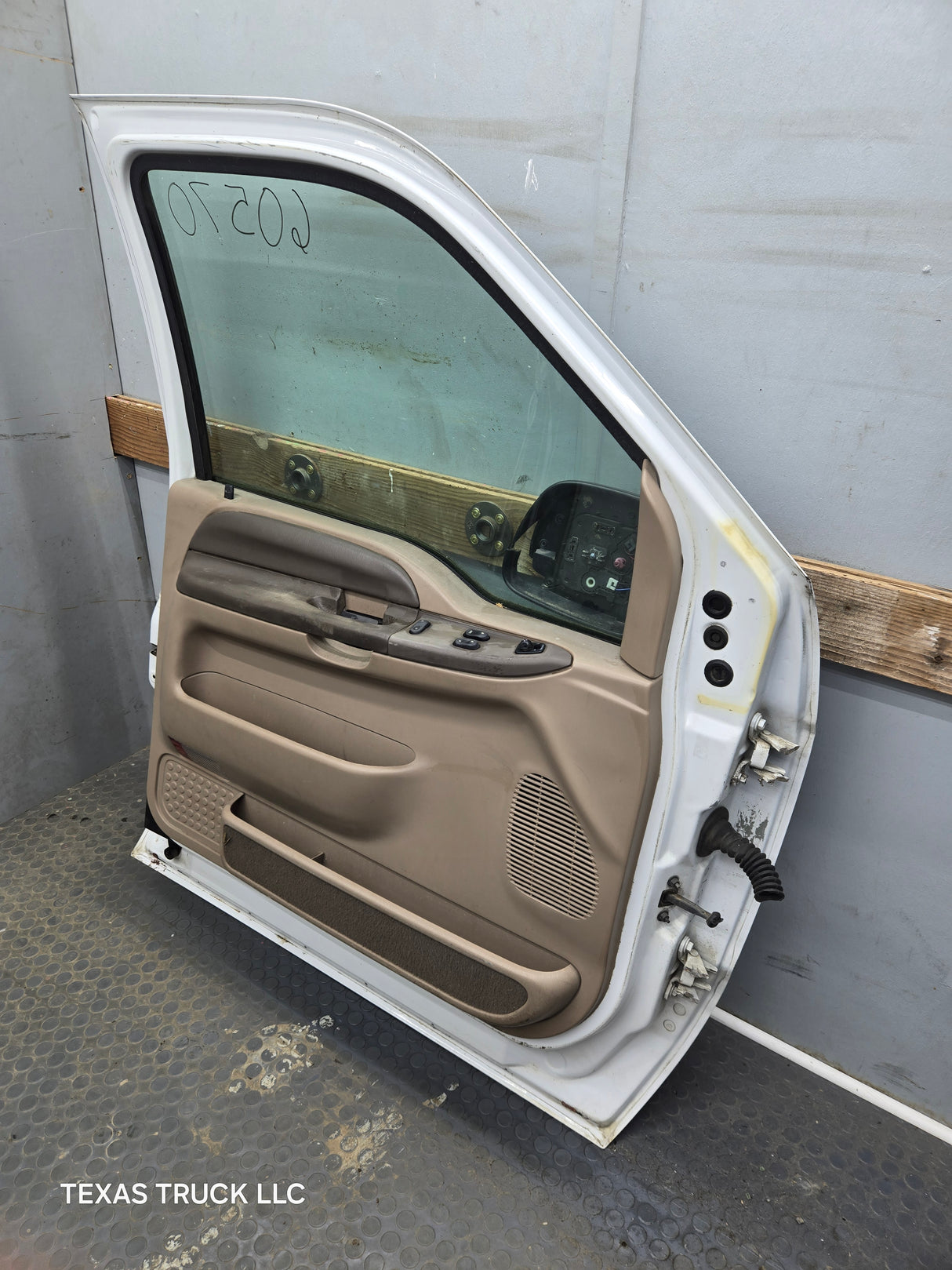 1999-2011 Ford Super Duty LH Driver Side Front Door F250 F350 F450 F550