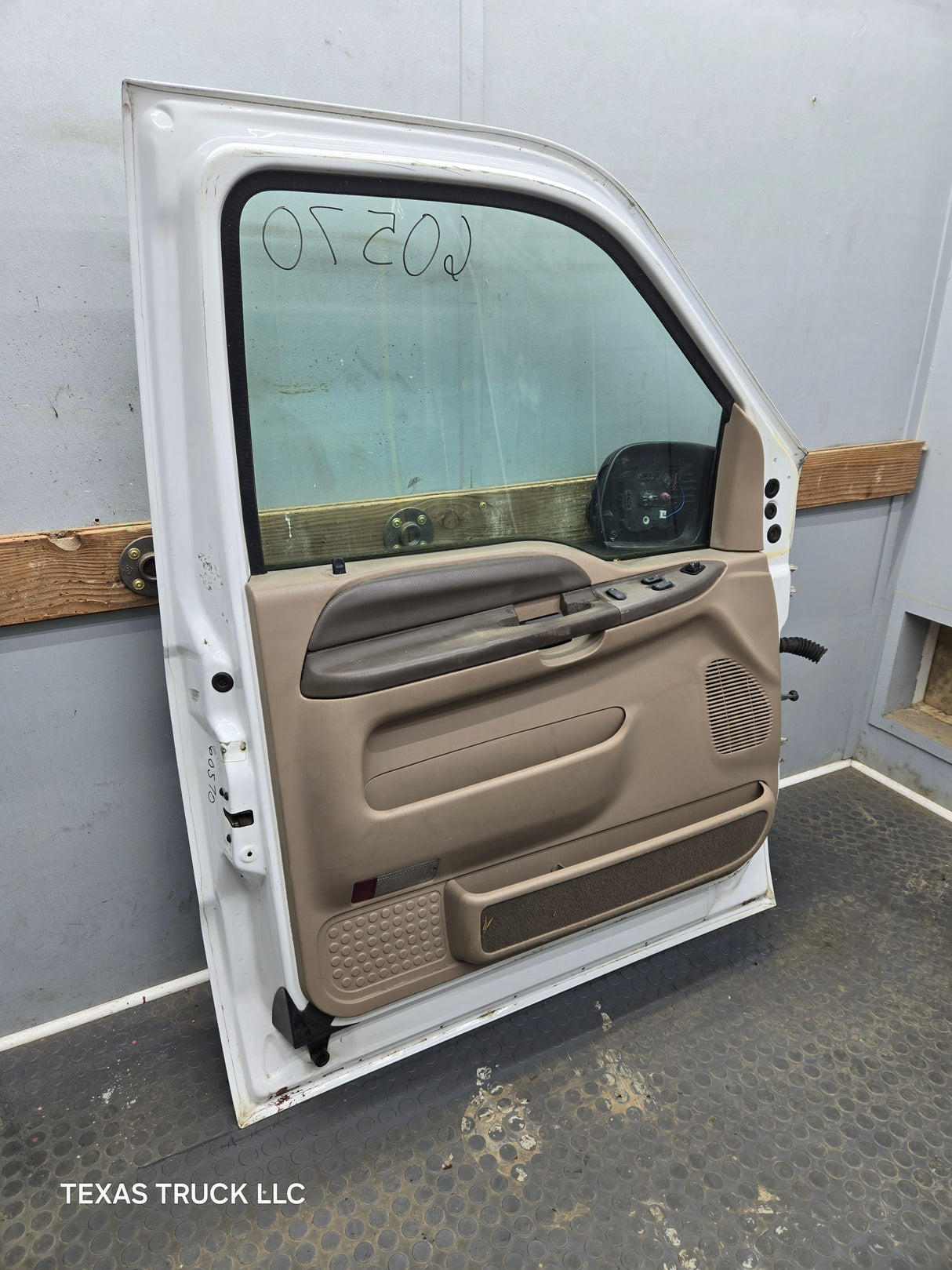 1999-2011 Ford Super Duty LH Driver Side Front Door F250 F350 F450 F550