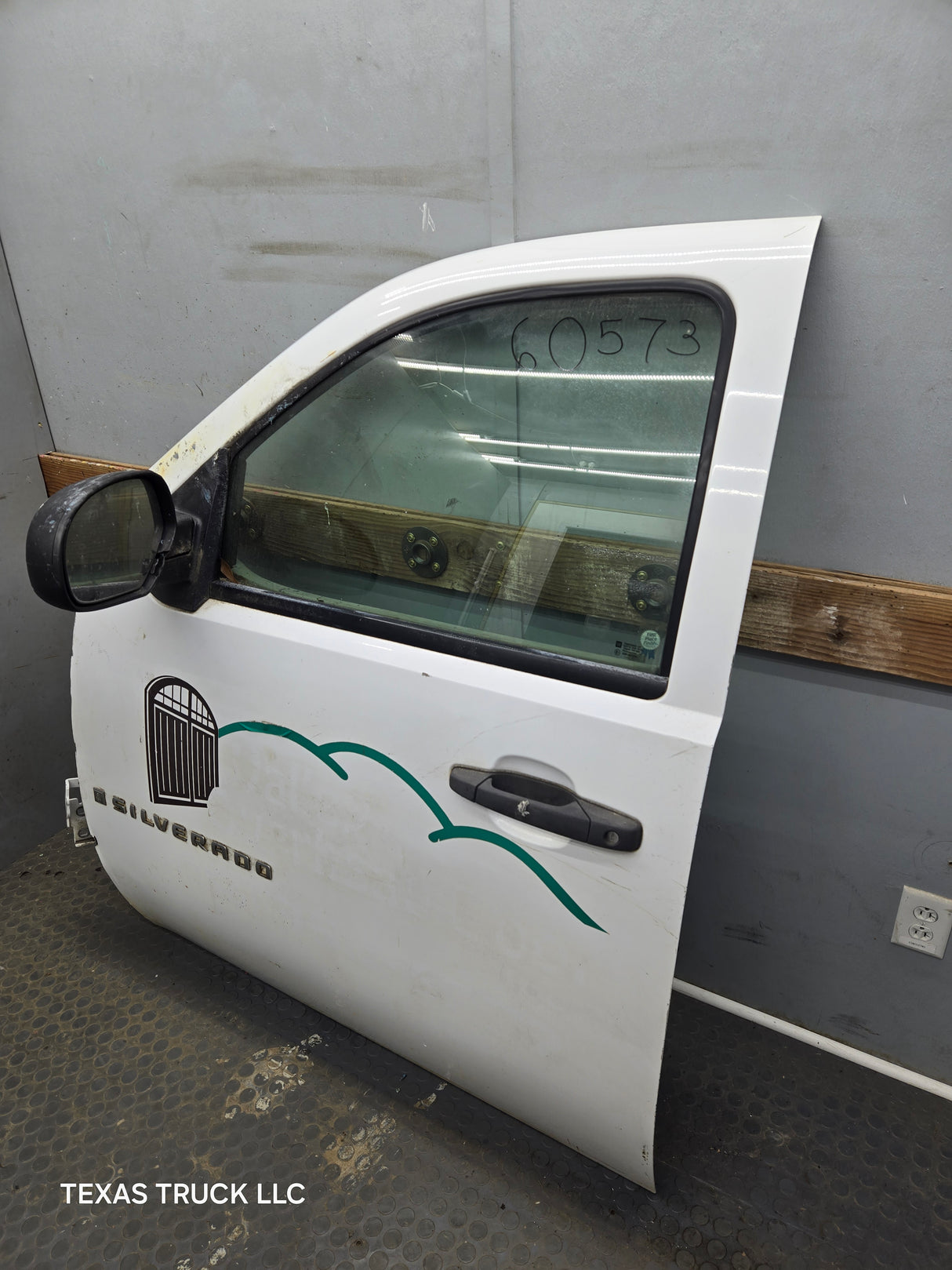 2007-2013 Chevrolet Silverado / GMC Sierra 1500 2500 3500 HD LH Front Driver Side Door