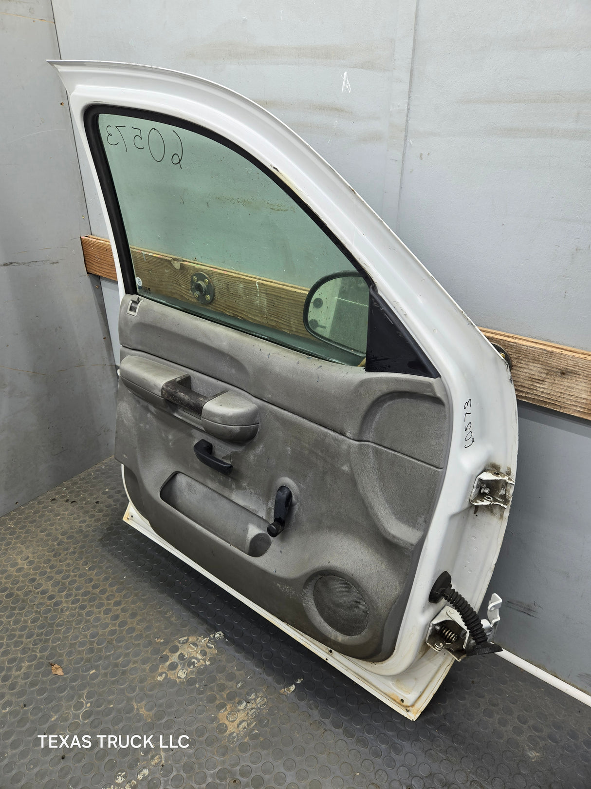 2007-2013 Chevrolet Silverado / GMC Sierra 1500 2500 3500 HD LH Front Driver Side Door