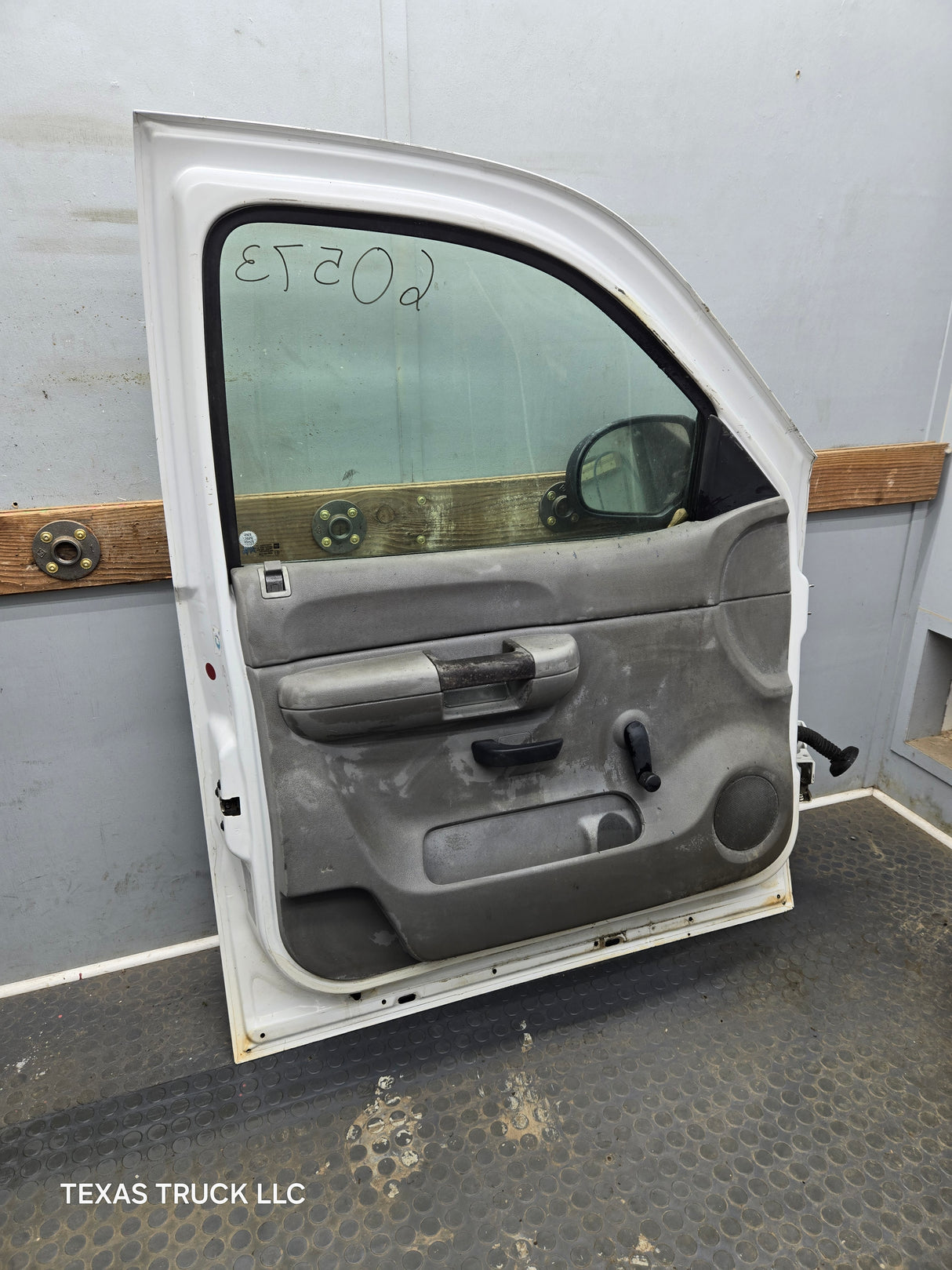2007-2013 Chevrolet Silverado / GMC Sierra 1500 2500 3500 HD LH Front Driver Side Door