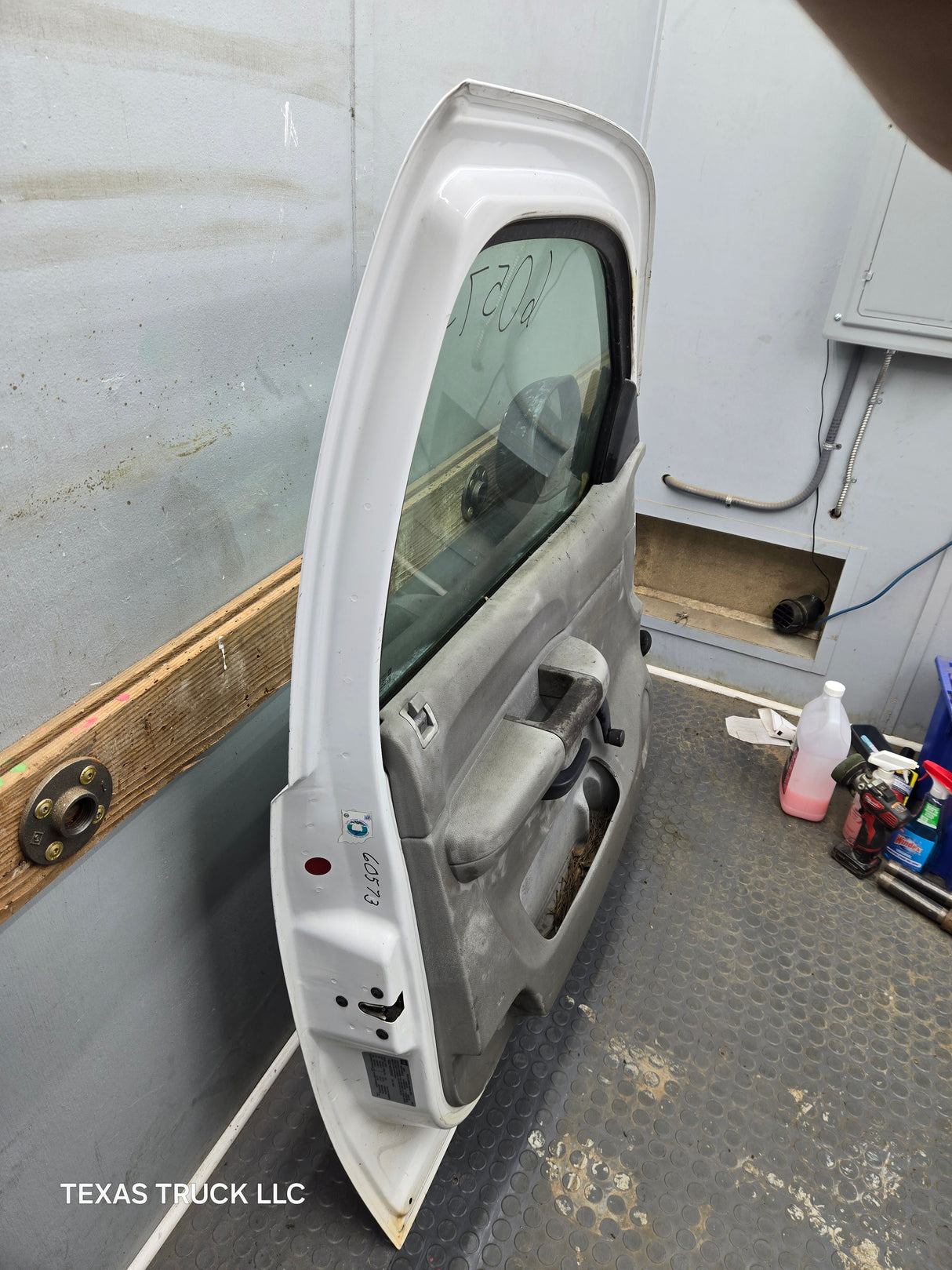 2007-2013 Chevrolet Silverado / GMC Sierra 1500 2500 3500 HD LH Front Driver Side Door