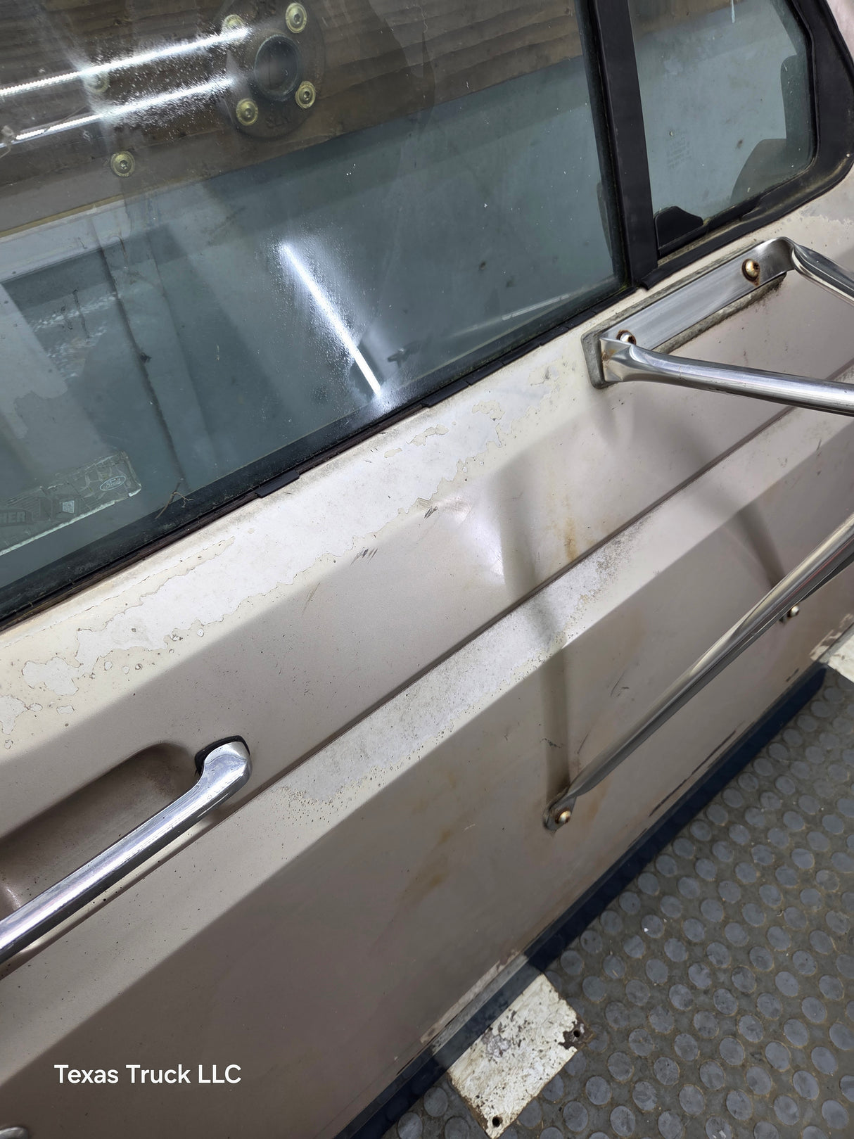 1980-1986 Ford F Series F250 F350 F450 F550 Passenger Side Front Door RH