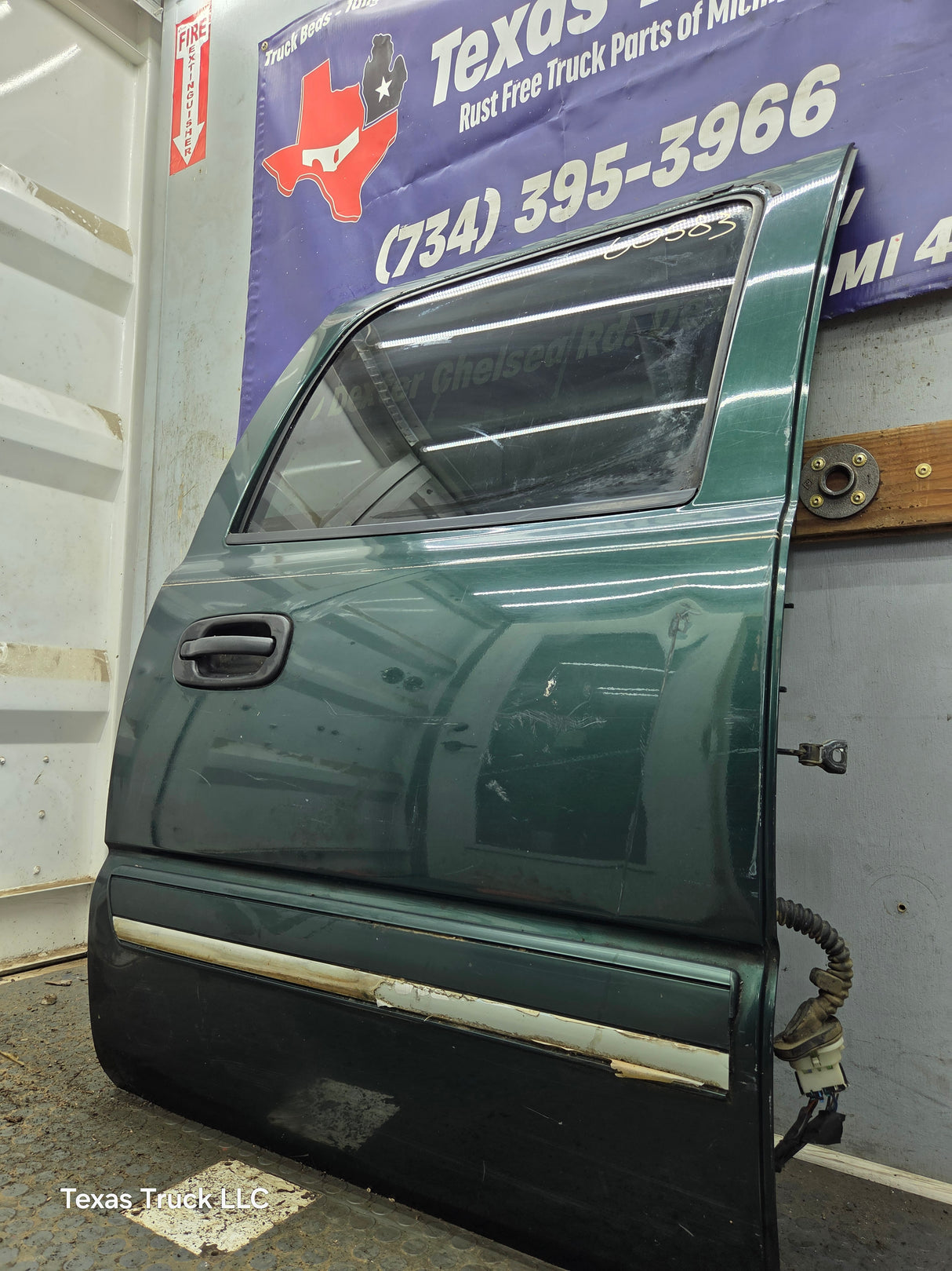 1999-2006 Chevrolet Silverado / GMC Sierra 1500 2500 3500 HD Rear Passenger Side Crew Cab Door RH