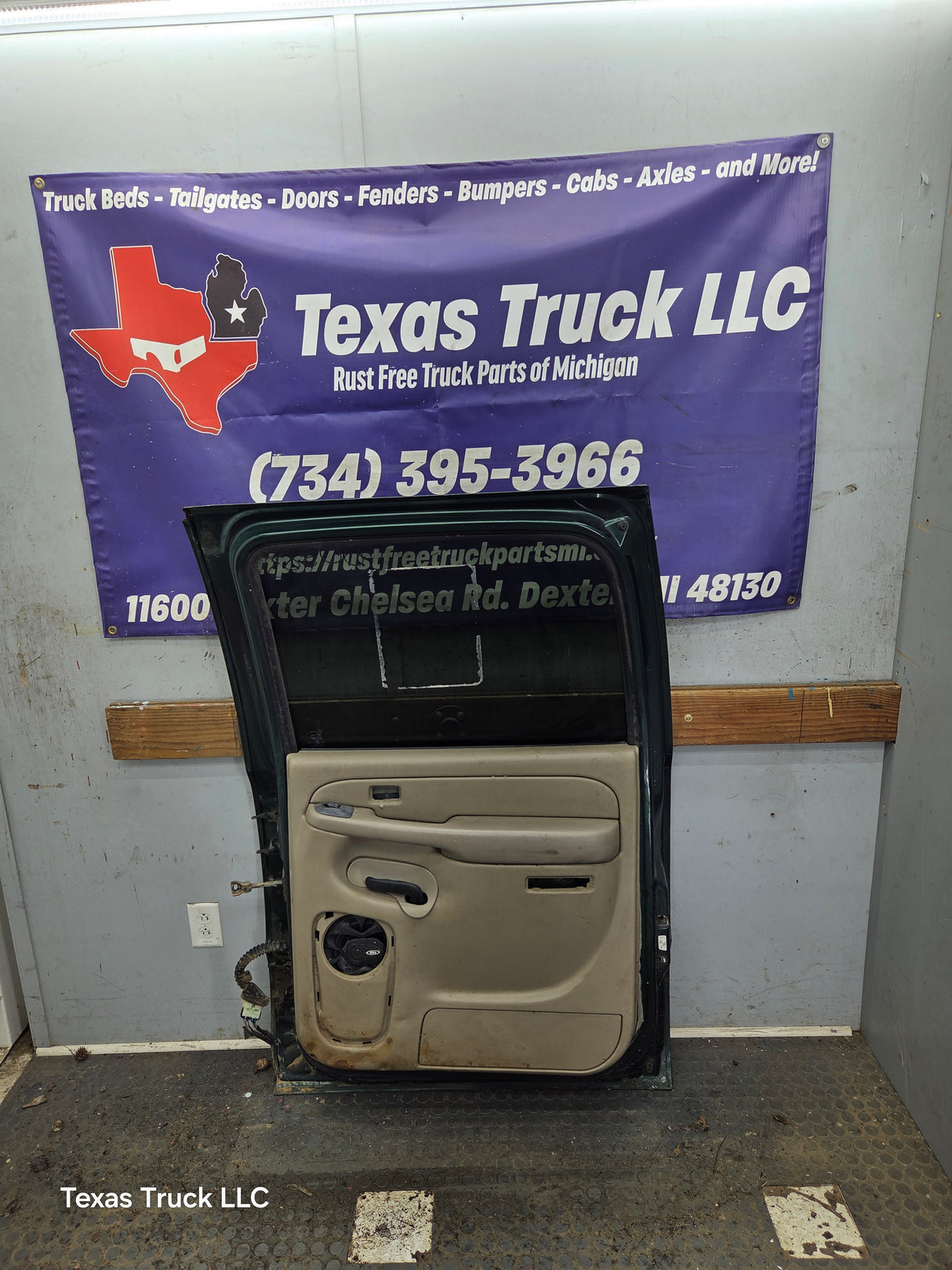 1999-2006 Chevrolet Silverado / GMC Sierra 1500 2500 3500 HD Rear Passenger Side Crew Cab Door RH