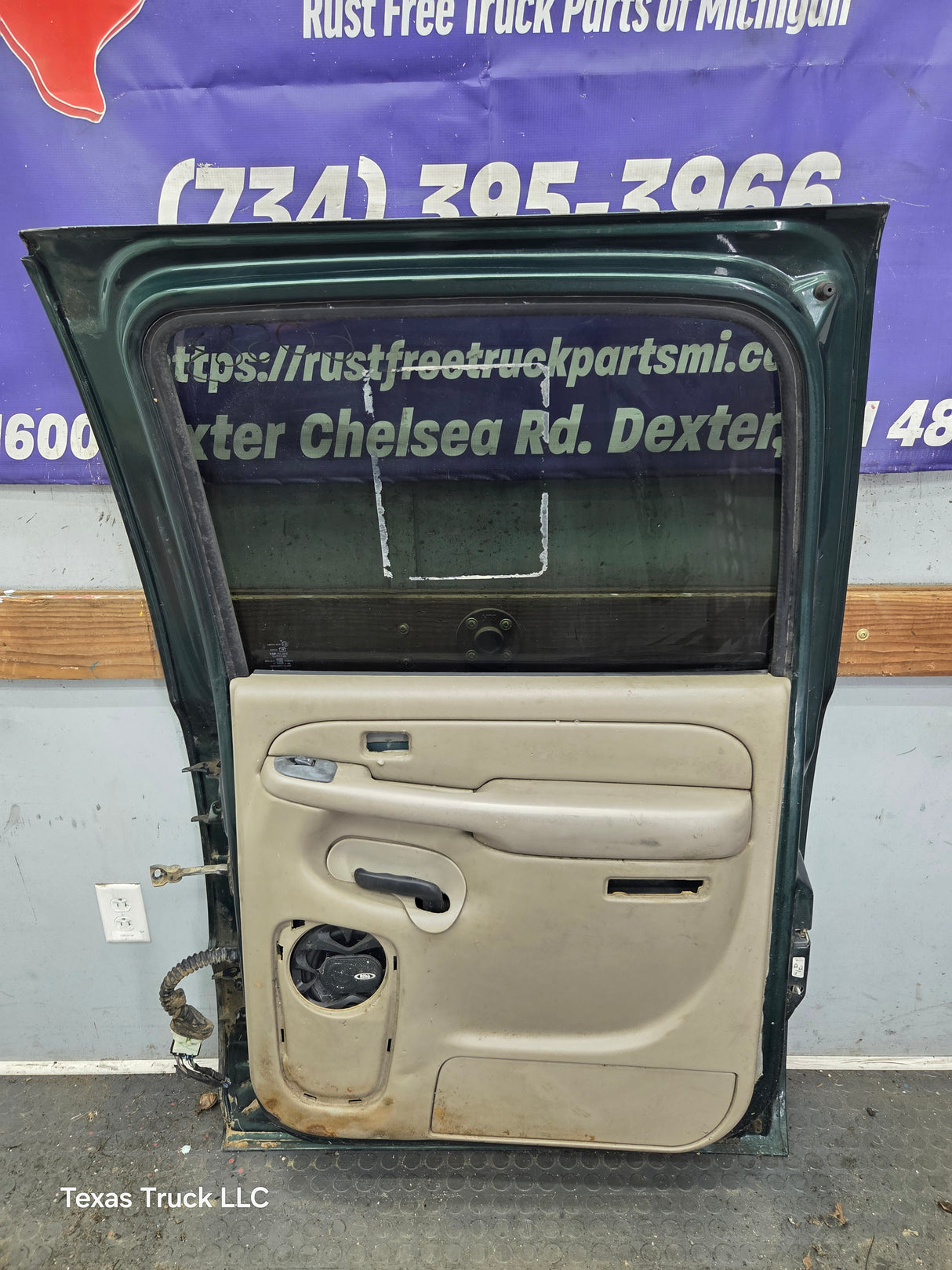 1999-2006 Chevrolet Silverado / GMC Sierra 1500 2500 3500 HD Rear Passenger Side Crew Cab Door RH