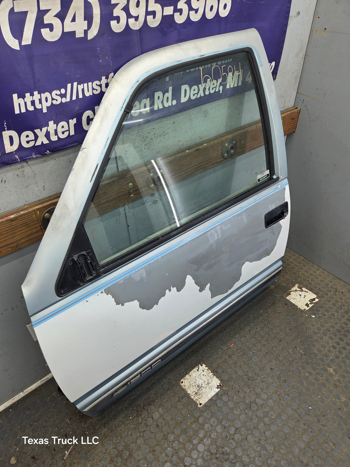 1988-2000 Chevrolet Silverado Suburban GMC Sierra LH Front Driver Side Door