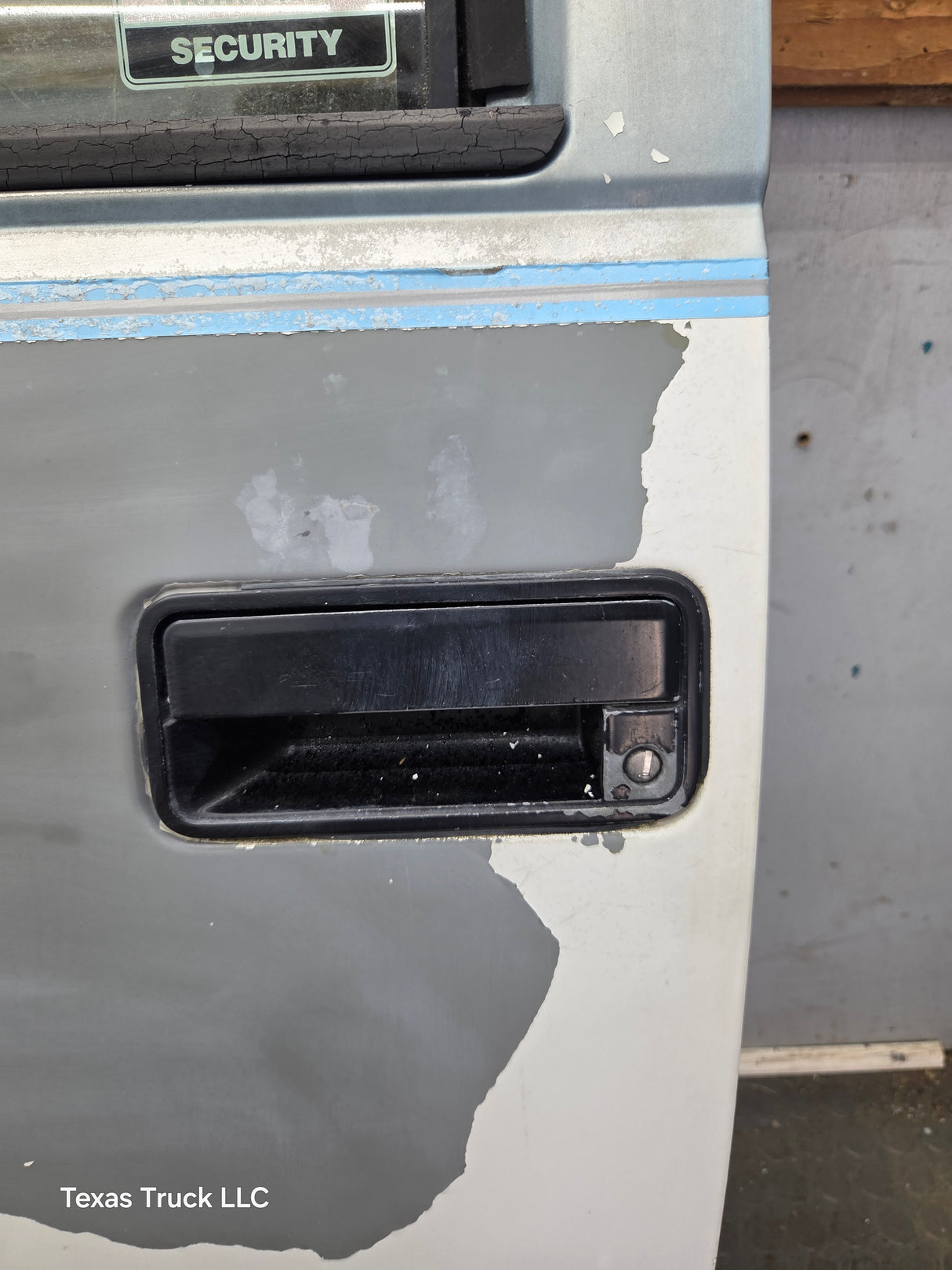 1988-2000 Chevrolet Silverado Suburban GMC Sierra LH Front Driver Side Door