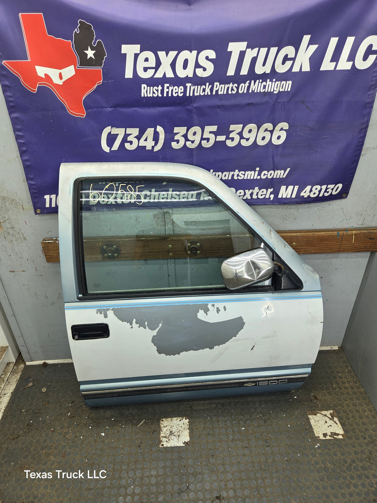 1988-2000 Chevrolet Silverado Suburban GMC Sierra RH Front Passenger Door
