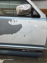 1988-2000 Chevrolet Silverado Suburban GMC Sierra RH Front Passenger Door