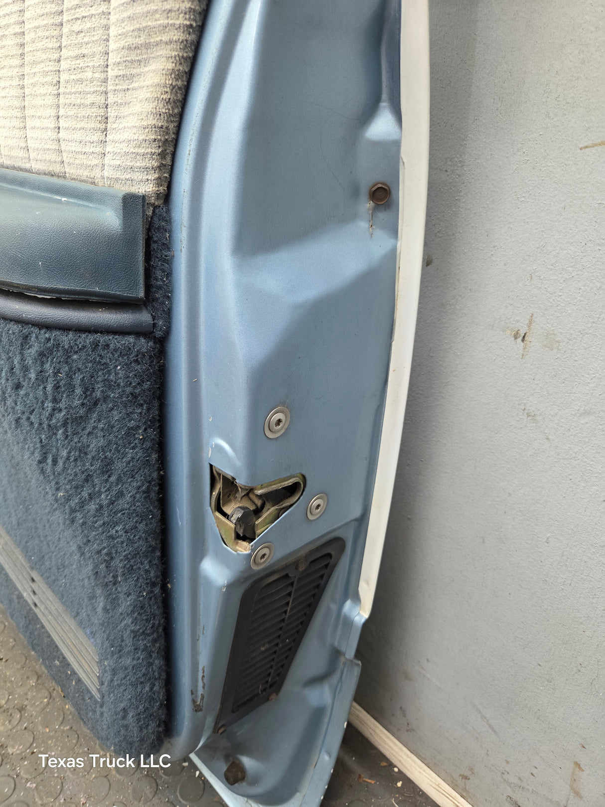 1988-2000 Chevrolet Silverado Suburban GMC Sierra RH Front Passenger Door
