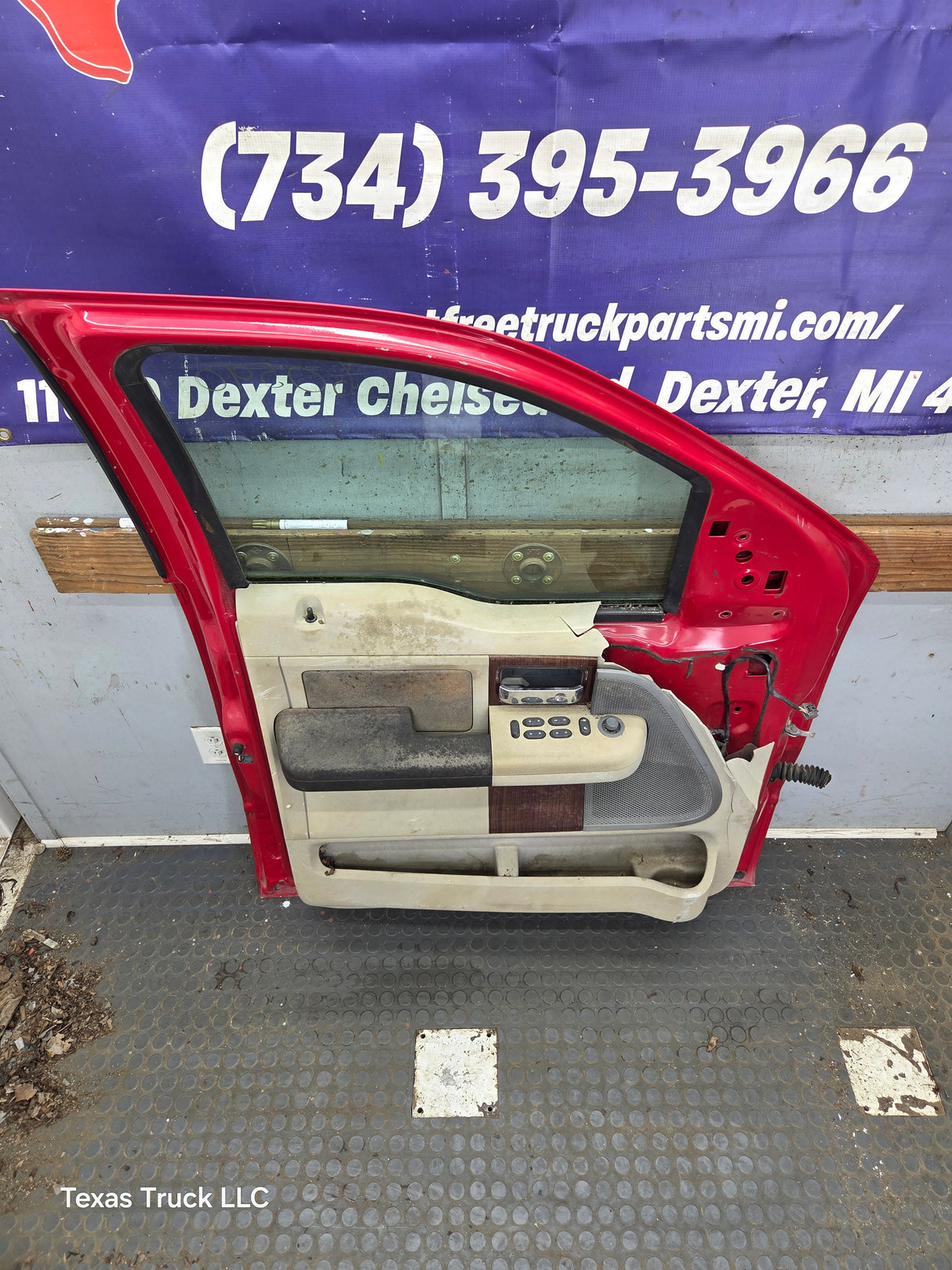 2004-2008 Ford F150 LH Driver Front CREW Cab Door
