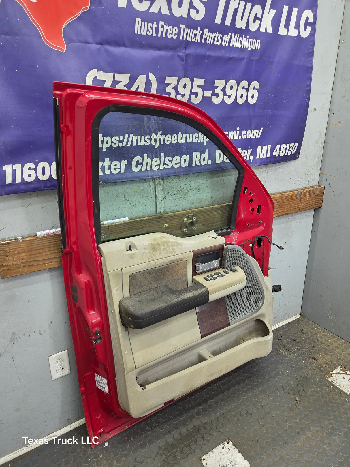 2004-2008 Ford F150 LH Driver Front CREW Cab Door
