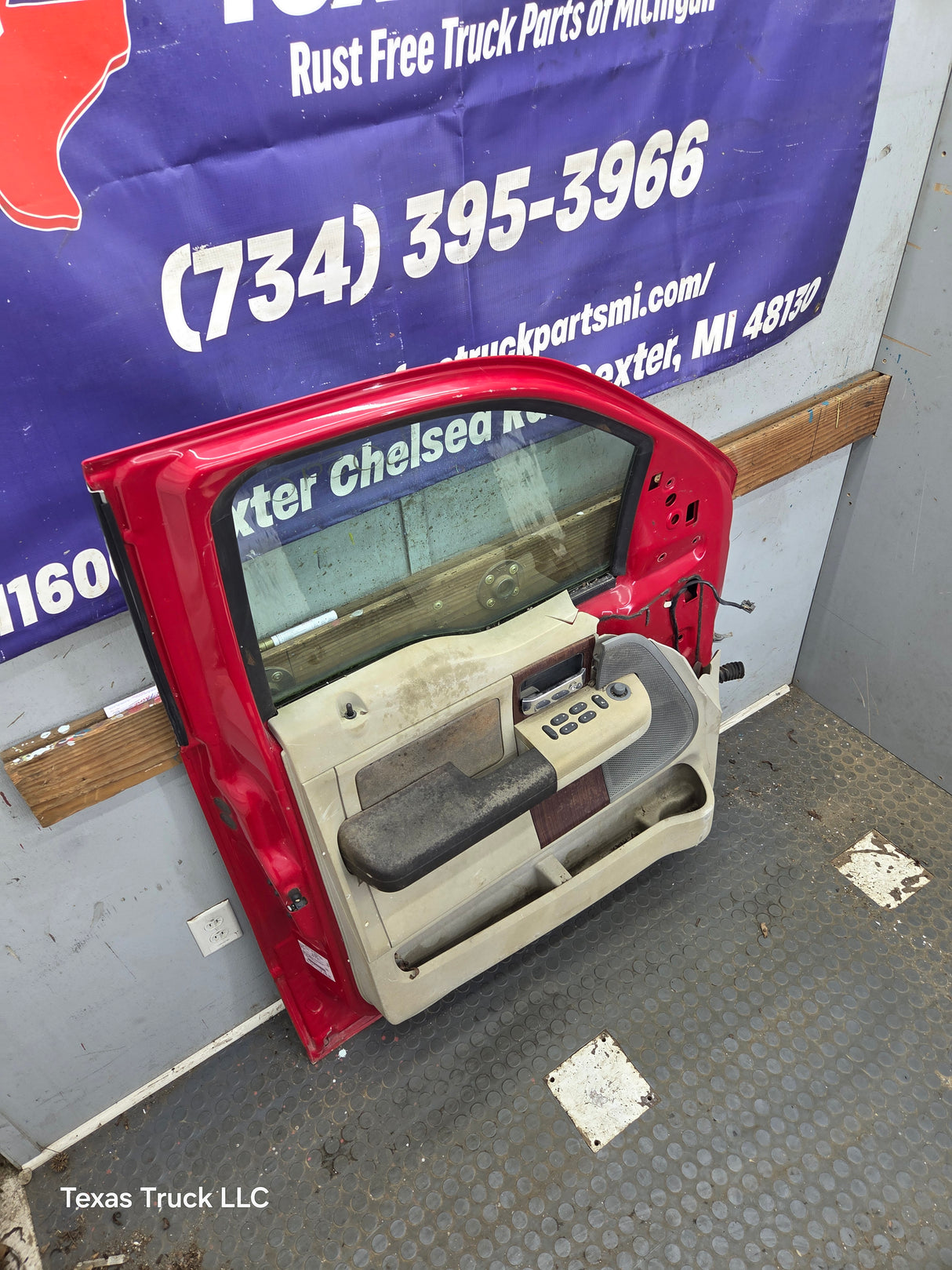 2004-2008 Ford F150 LH Driver Front CREW Cab Door