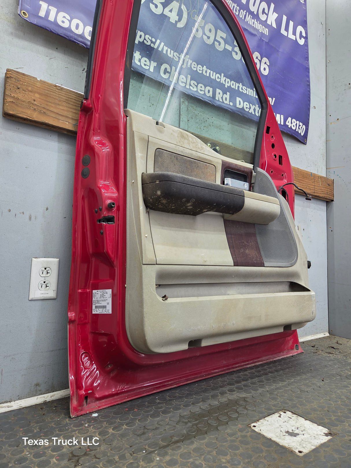 2004-2008 Ford F150 LH Driver Front CREW Cab Door