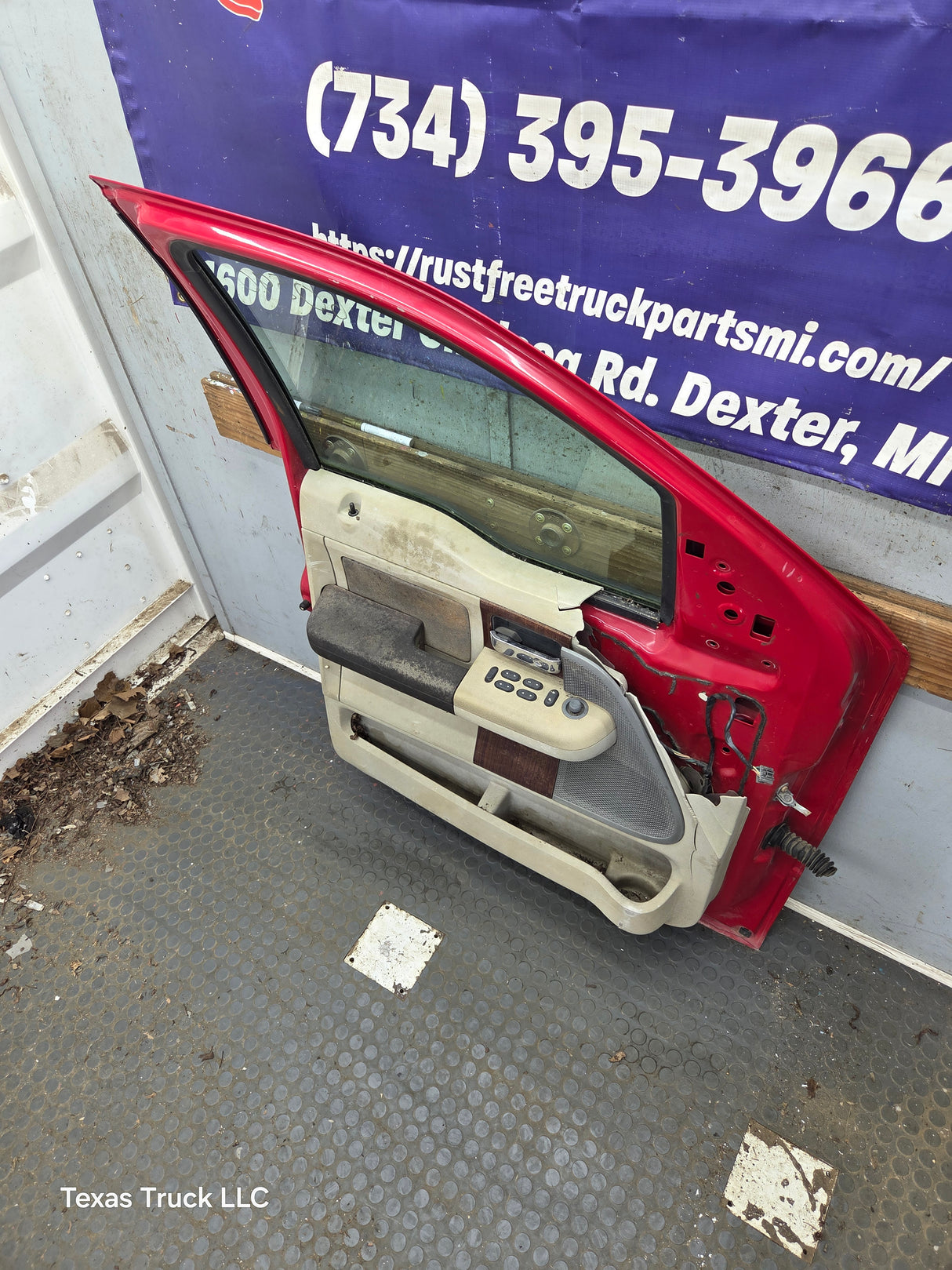 2004-2008 Ford F150 LH Driver Front CREW Cab Door