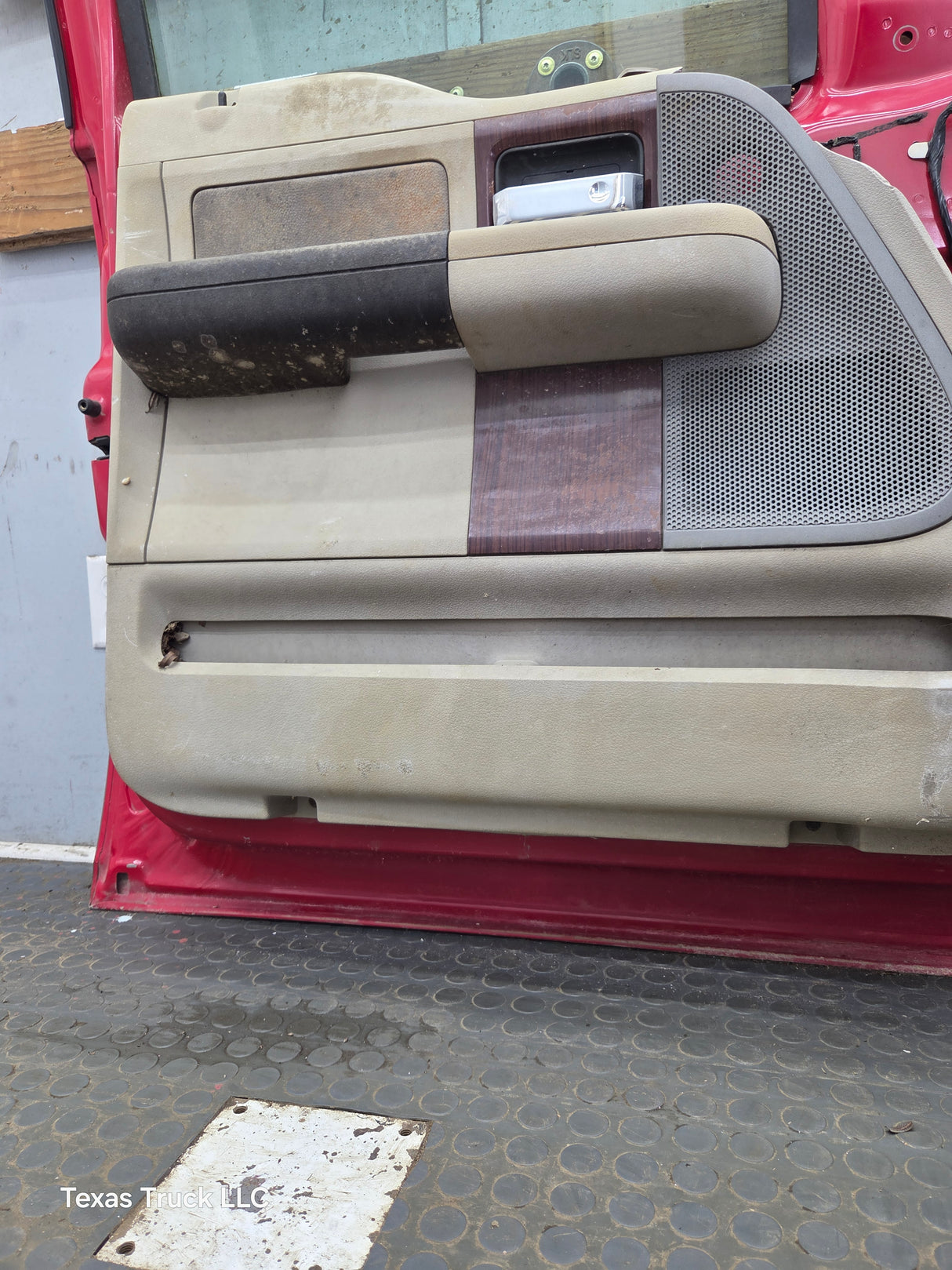 2004-2008 Ford F150 LH Driver Front CREW Cab Door