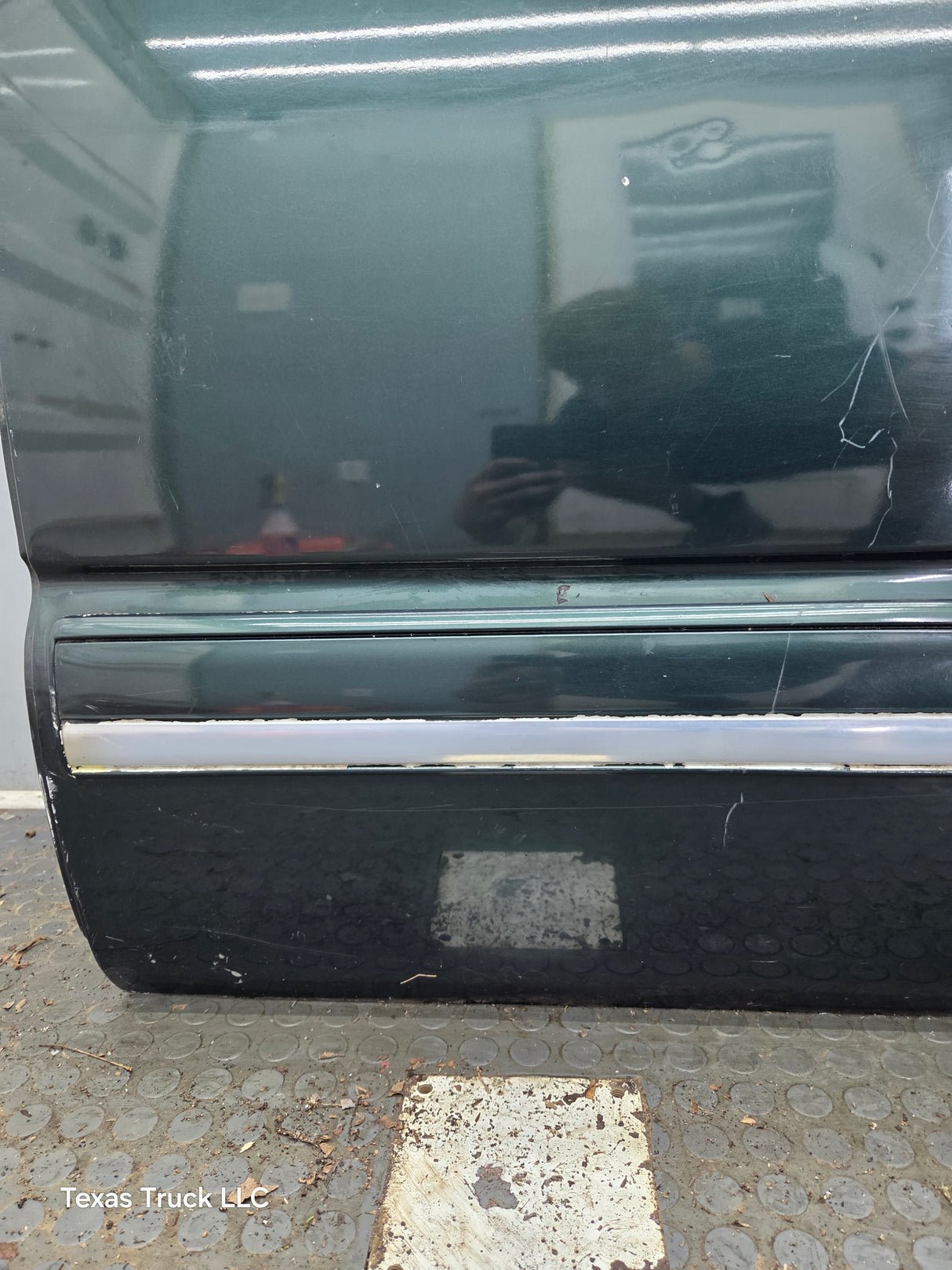 1999-2007 Chevrolet Silverado / GMC Sierra 1500 2500 3500 HD Driver side LH Crew Cab rear door