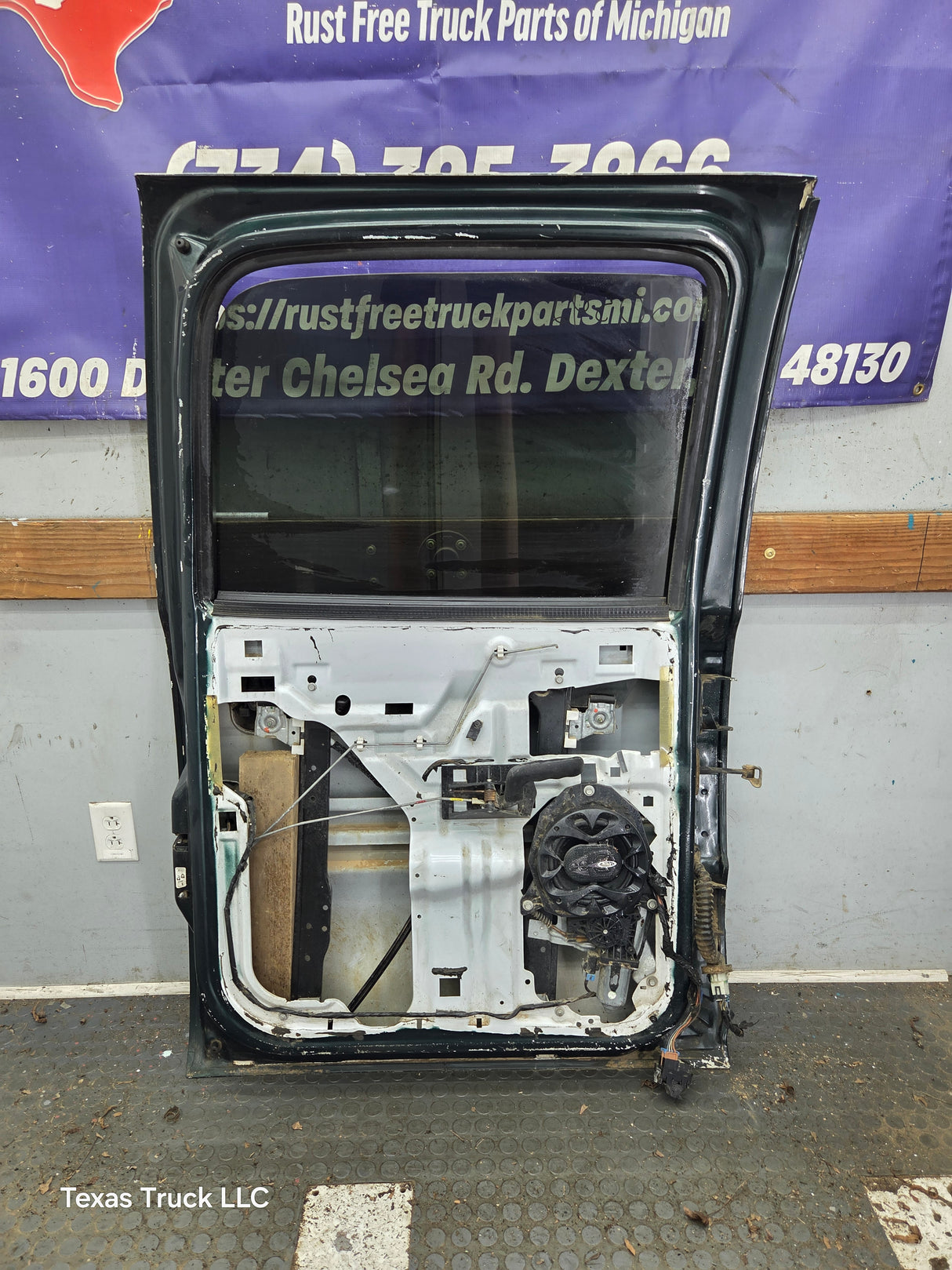 1999-2007 Chevrolet Silverado / GMC Sierra 1500 2500 3500 HD Driver side LH Crew Cab rear door
