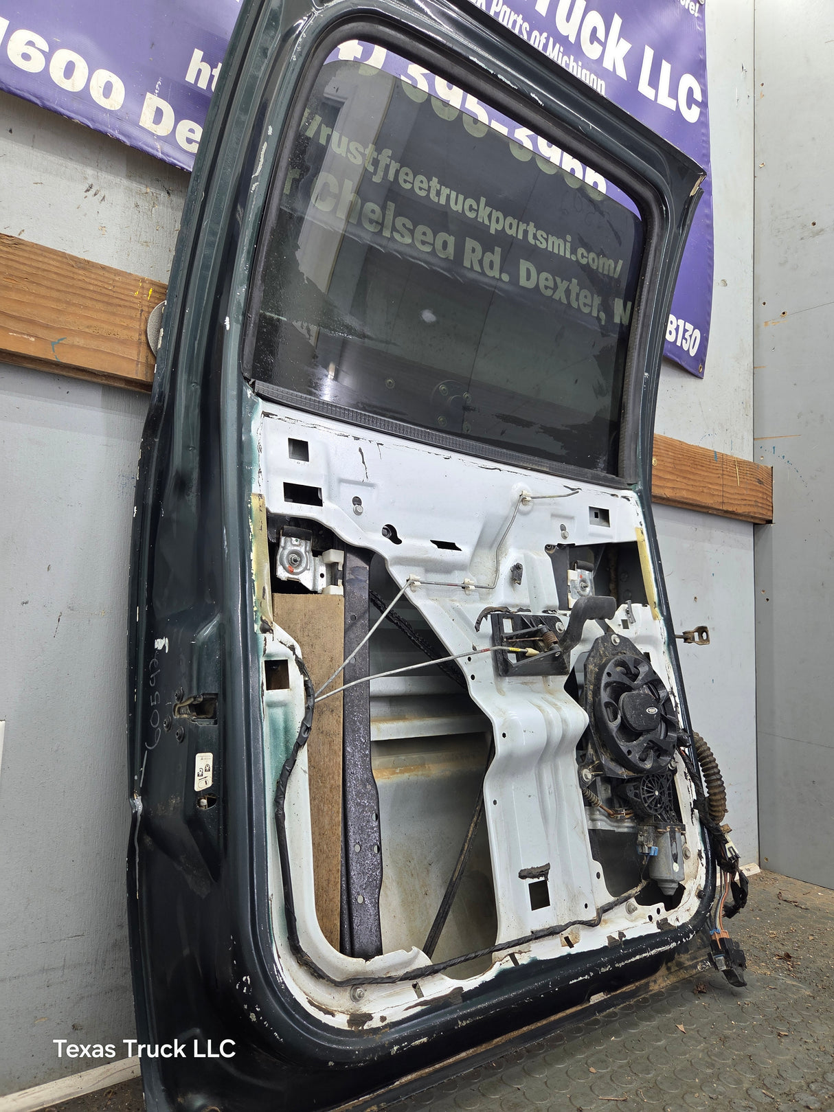 1999-2007 Chevrolet Silverado / GMC Sierra 1500 2500 3500 HD Driver side LH Crew Cab rear door