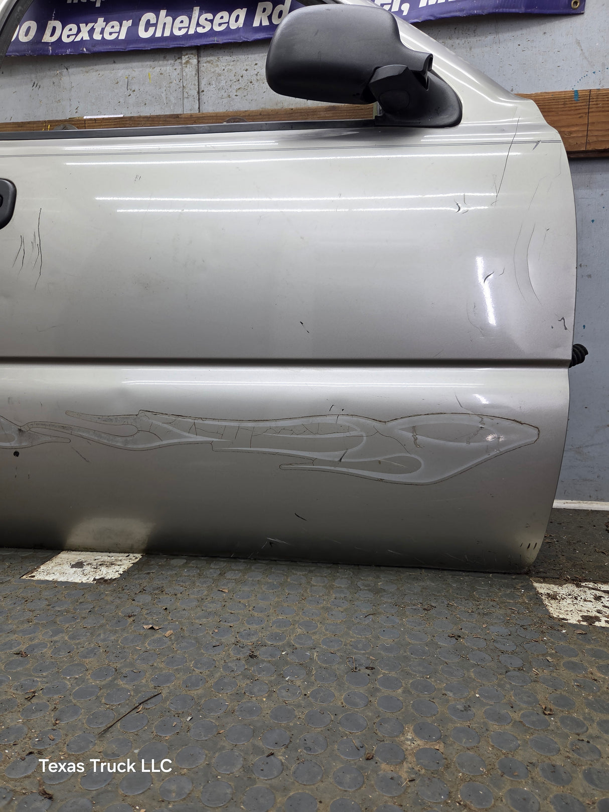 1999-2006 Chevrolet Silverado / GMC Sierra 1500 2500 3500 HD Front Passenger side Door RH
