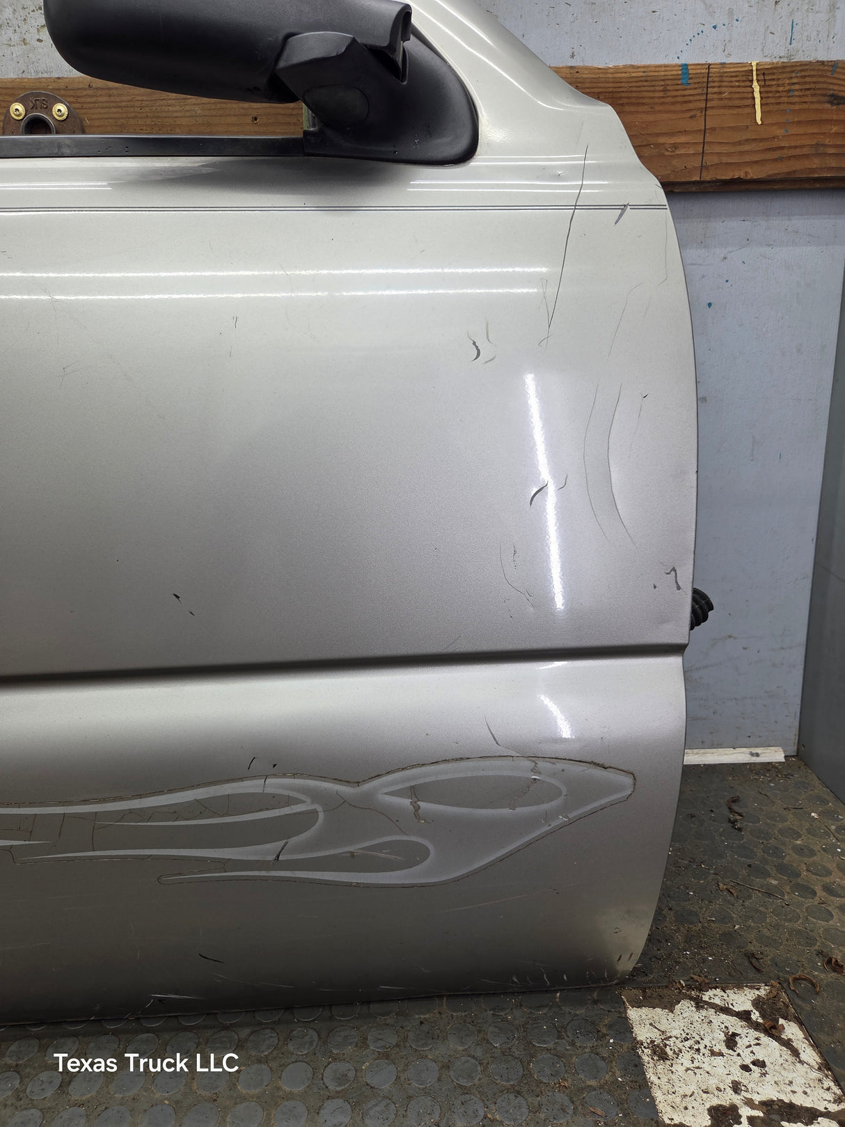 1999-2006 Chevrolet Silverado / GMC Sierra 1500 2500 3500 HD Front Passenger side Door RH