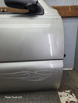 1999-2006 Chevrolet Silverado / GMC Sierra 1500 2500 3500 HD Front Passenger side Door RH
