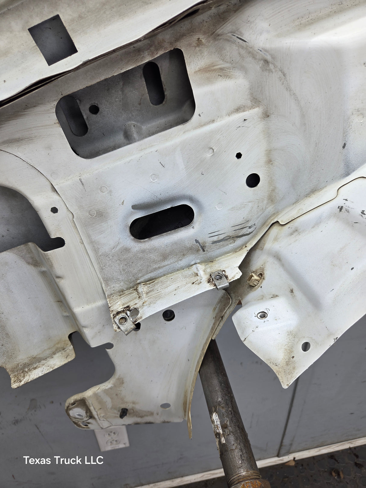 2003-2007 Chevrolet Silverado / Tahoe / Suburban 1500 2500 3500 HD RH Passenger Side "Cateye" Front Fender