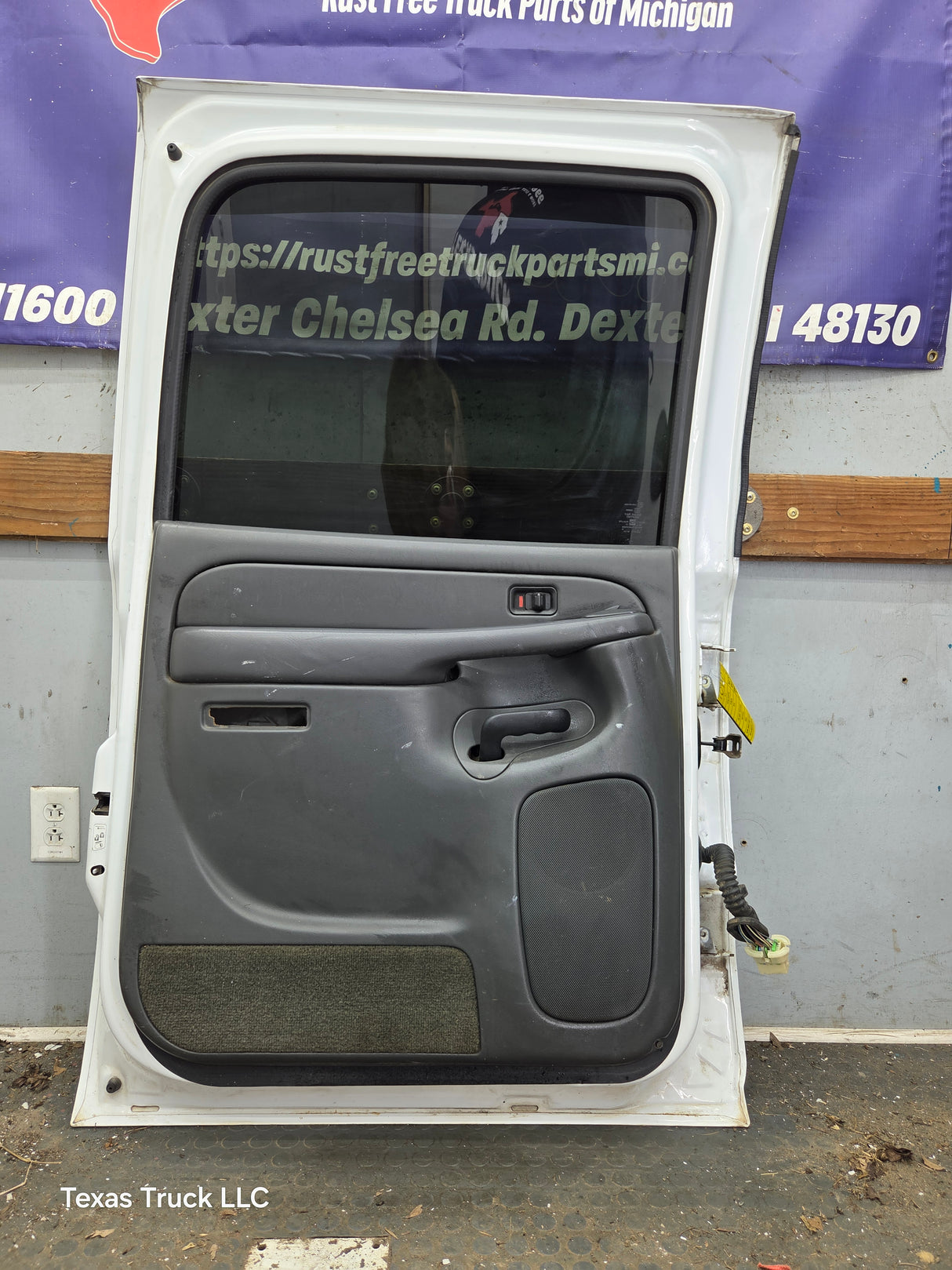 1999-2006 Chevrolet Silverado / GMC Sierra 1500 2500 3500 HD Rear Driver Side Crew Cab