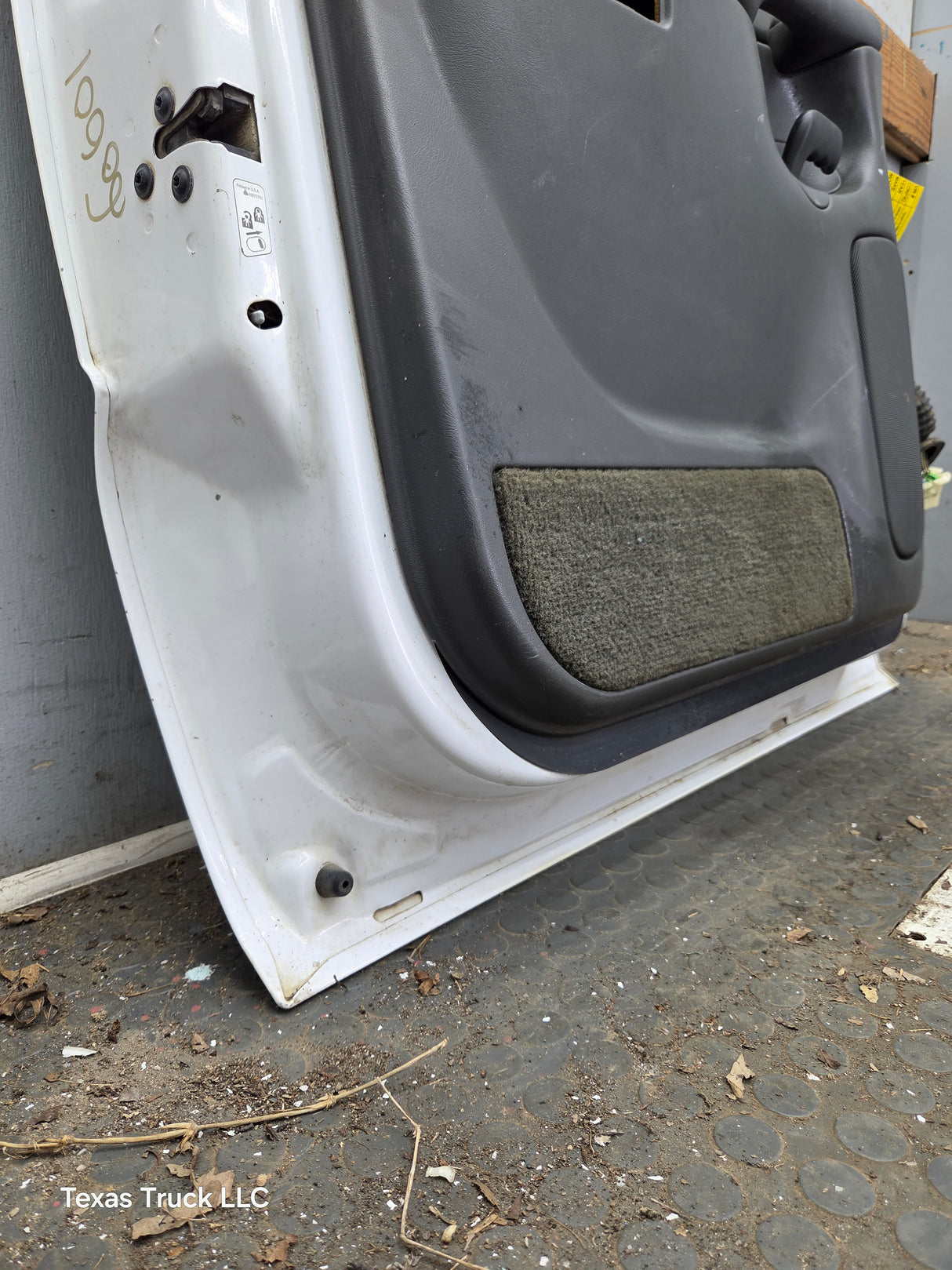 1999-2006 Chevrolet Silverado / GMC Sierra 1500 2500 3500 HD Rear Driver Side Crew Cab