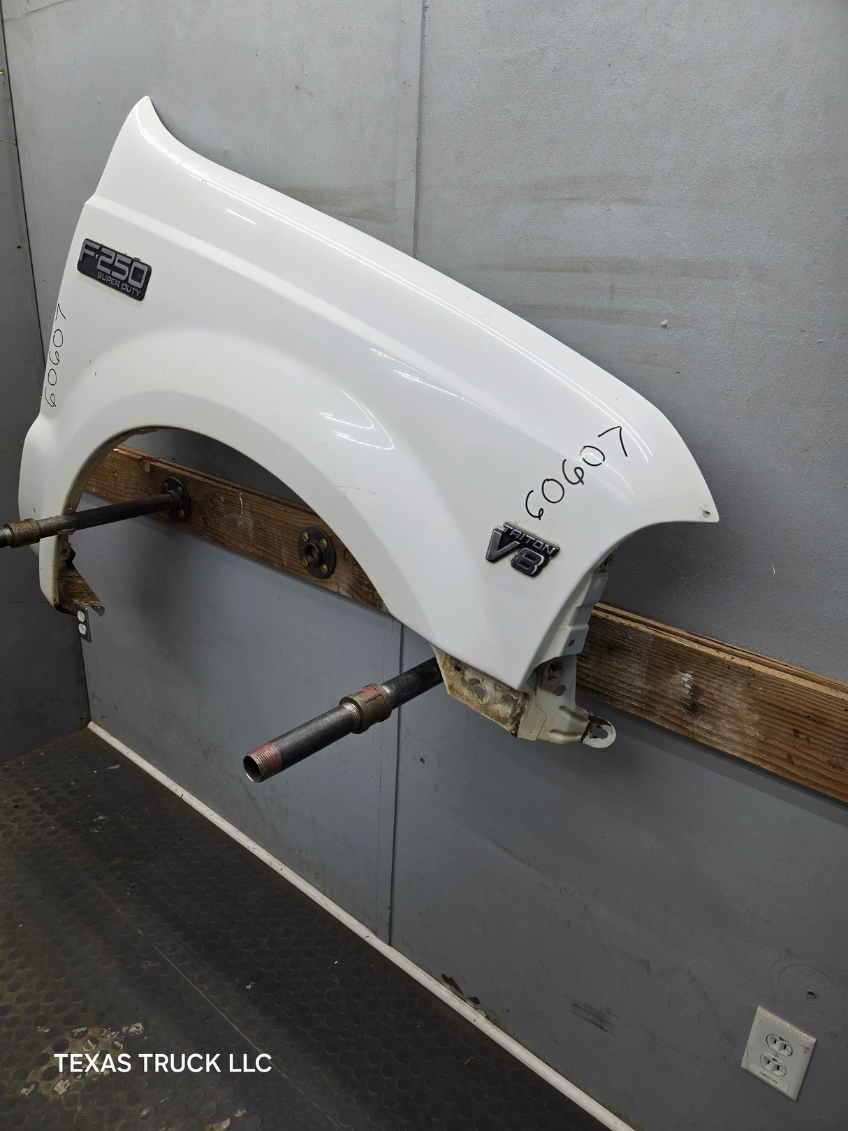 1999-2007 Ford Super Duty RH Passenger Side Front Fender F250 F350 F450 F550 Excursion
