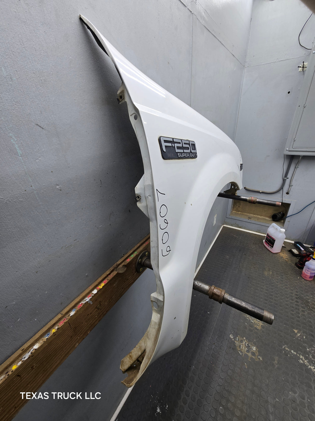 1999-2007 Ford Super Duty RH Passenger Side Front Fender F250 F350 F450 F550 Excursion