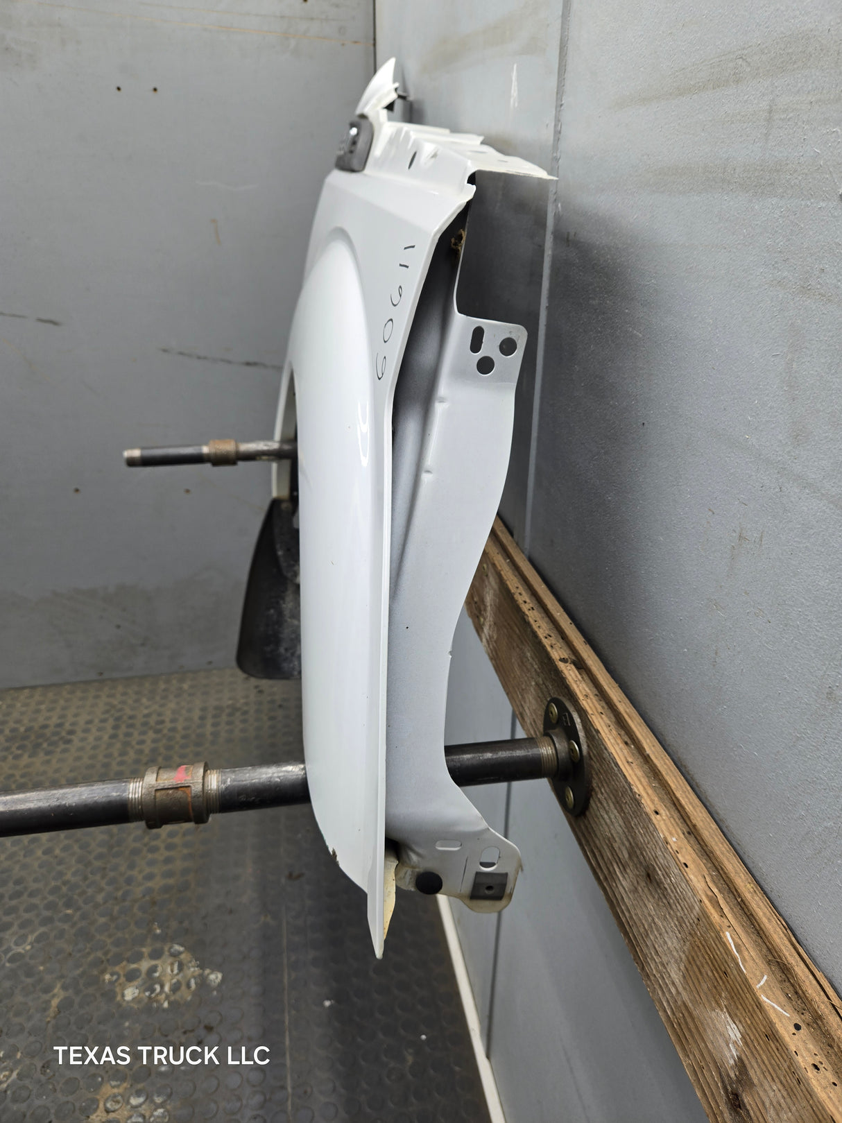 2011-2016 Ford Super Duty F250 F350 RH Passenger Side Front Fender Quarter Panel - Oxford White