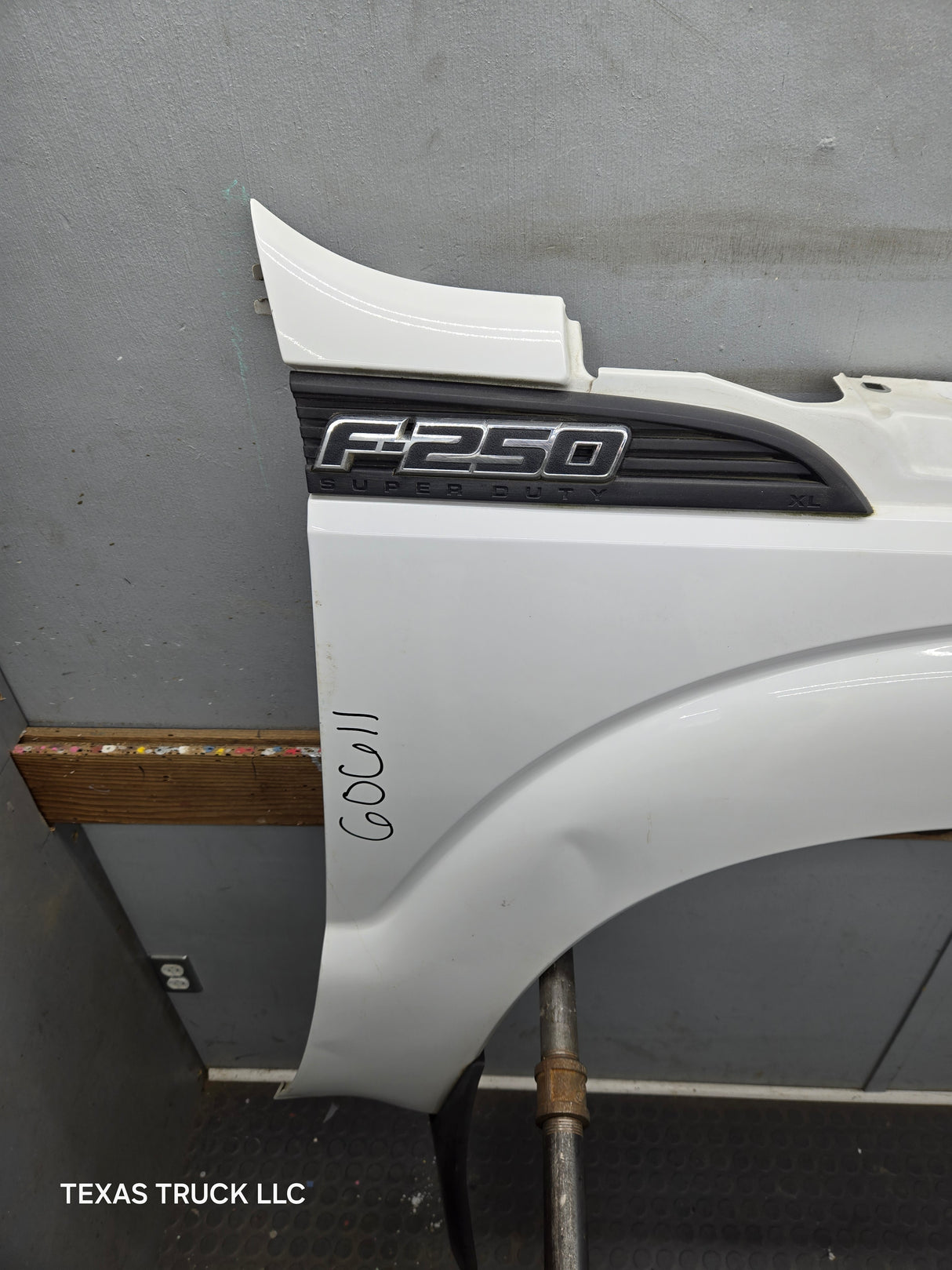 2011-2016 Ford Super Duty F250 F350 RH Passenger Side Front Fender Quarter Panel - Oxford White