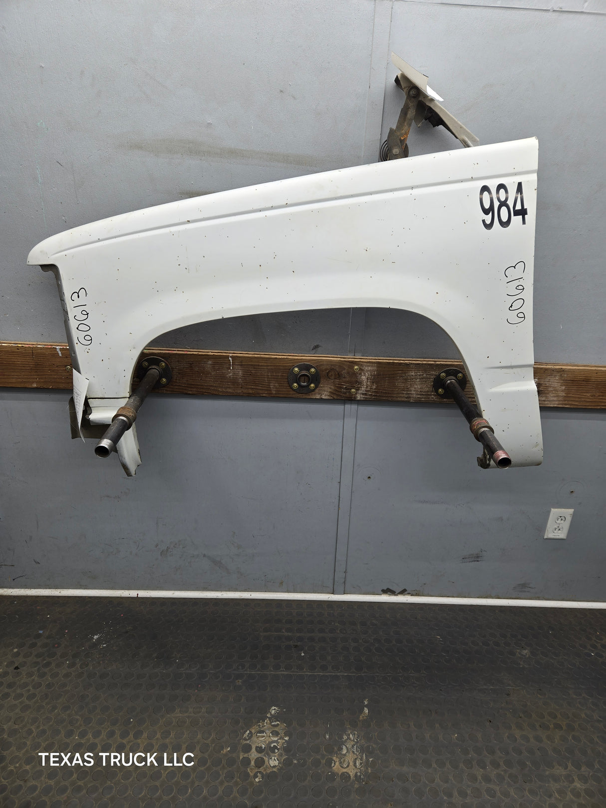 1988-1998 Chevrolet / GMC 1500 2500 3500 Left Hand Driver Side Front Fender