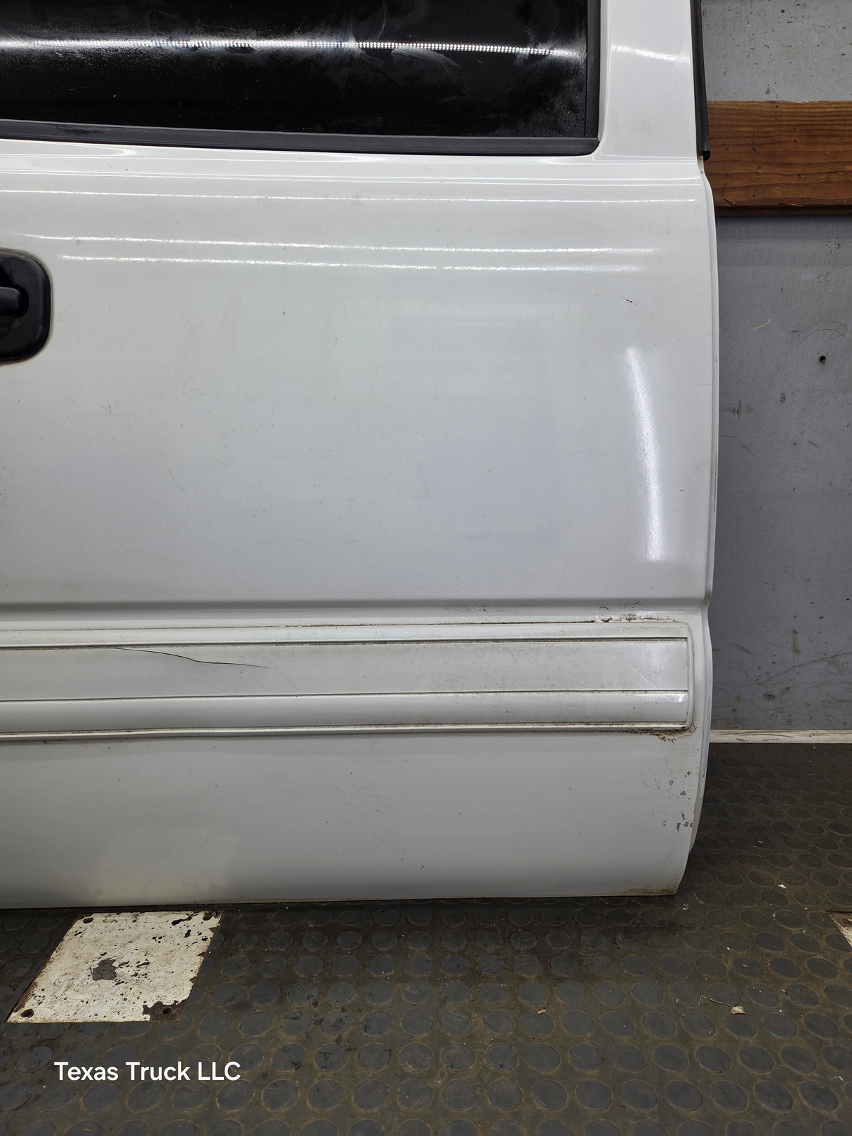 1999-2006 Chevrolet Silverado / GMC Sierra 1500 2500 3500 HD Rear Passenger Side Crew Cab Door RH