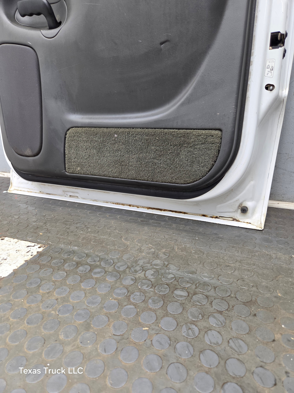 1999-2006 Chevrolet Silverado / GMC Sierra 1500 2500 3500 HD Rear Passenger Side Crew Cab Door RH