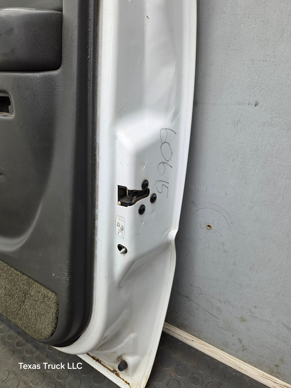 1999-2006 Chevrolet Silverado / GMC Sierra 1500 2500 3500 HD Rear Passenger Side Crew Cab Door RH