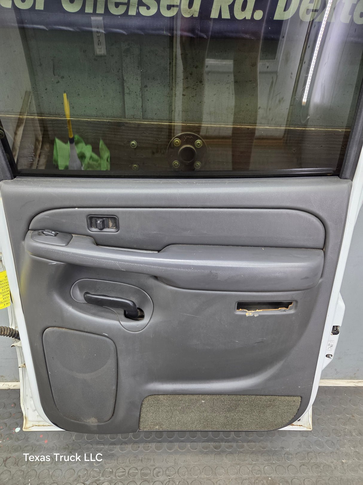 1999-2006 Chevrolet Silverado / GMC Sierra 1500 2500 3500 HD Rear Passenger Side Crew Cab Door RH