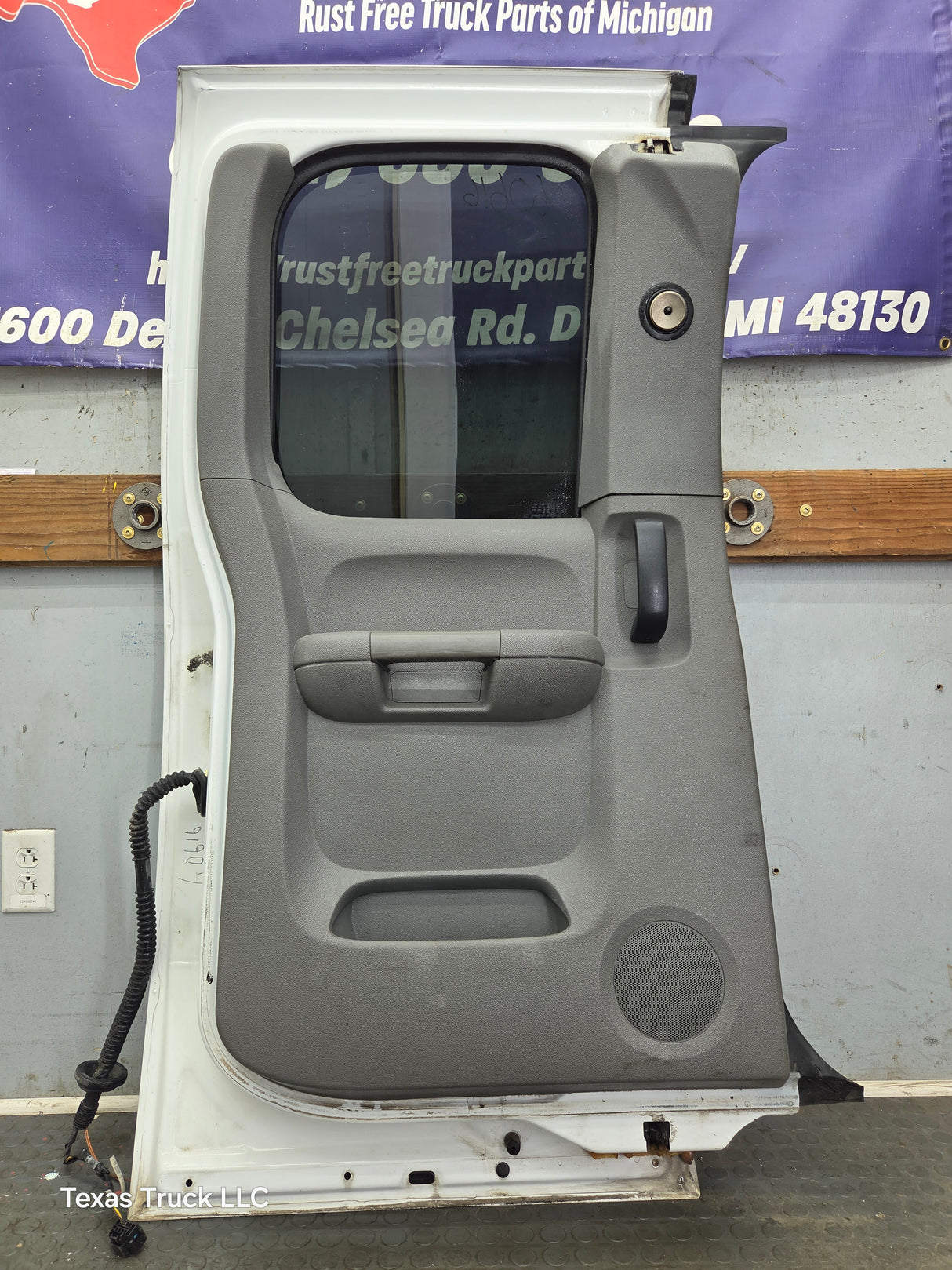 2007-2013 Chevrolet Silverado / GMC Sierra 1500 2500 3500 HD Driver Side Extended Cab LH Rear Door