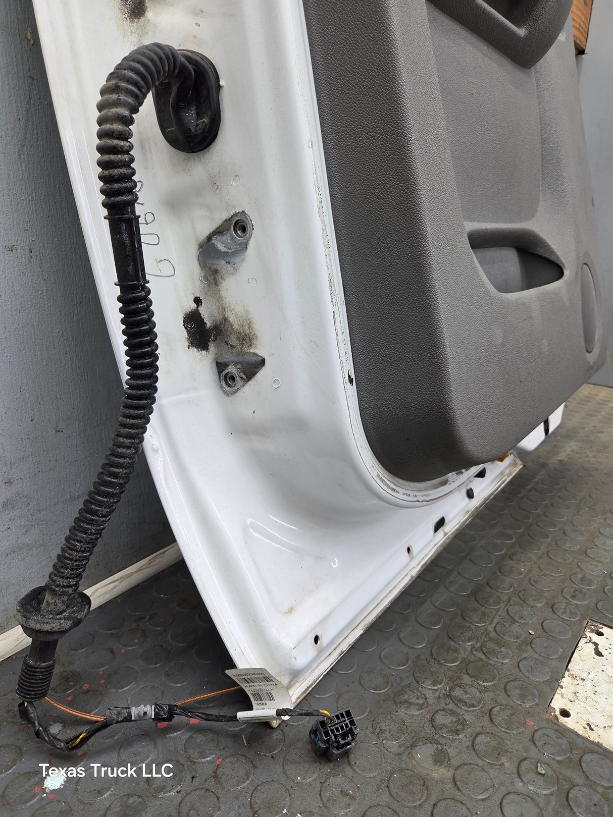 2007-2013 Chevrolet Silverado / GMC Sierra 1500 2500 3500 HD Driver Side Extended Cab LH Rear Door