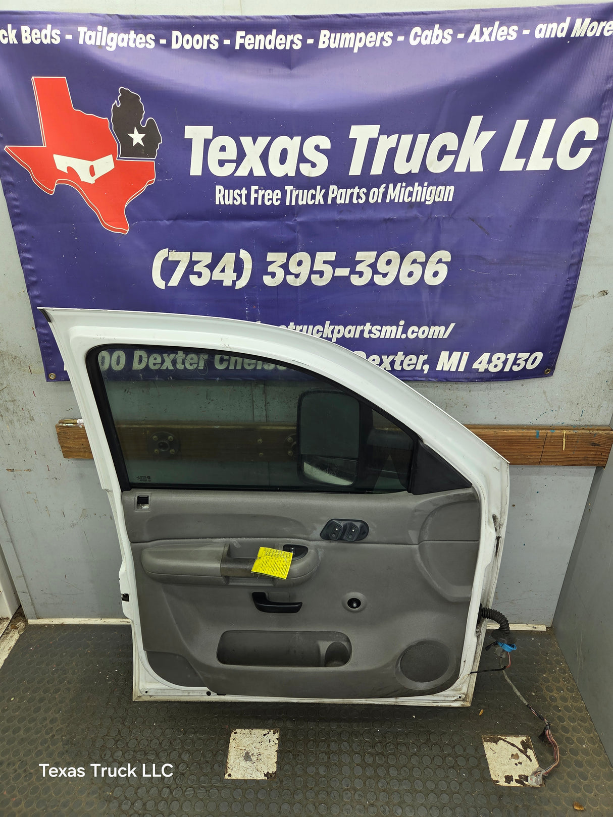 2007-2013 Chevrolet Silverado / GMC Sierra 1500 2500 3500 HD LH Front Driver Side Door