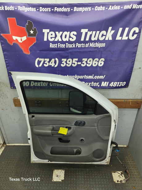 2007-2013 Chevrolet Silverado / GMC Sierra 1500 2500 3500 HD LH Front Driver Side Door