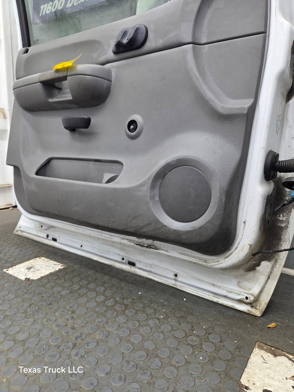 2007-2013 Chevrolet Silverado / GMC Sierra 1500 2500 3500 HD LH Front Driver Side Door
