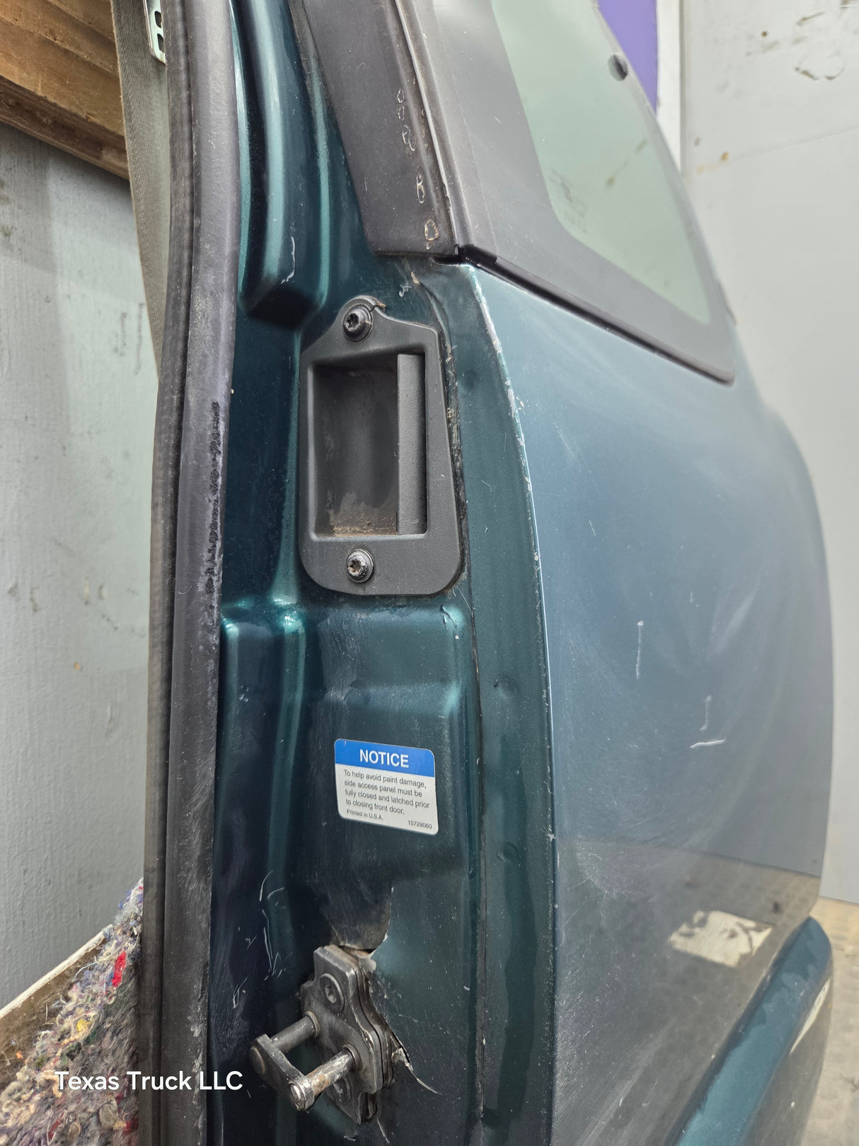 1996-2004 Chevrolet S10 / S15 / GMC Sonoma LH Driver Side Extended Cab Door