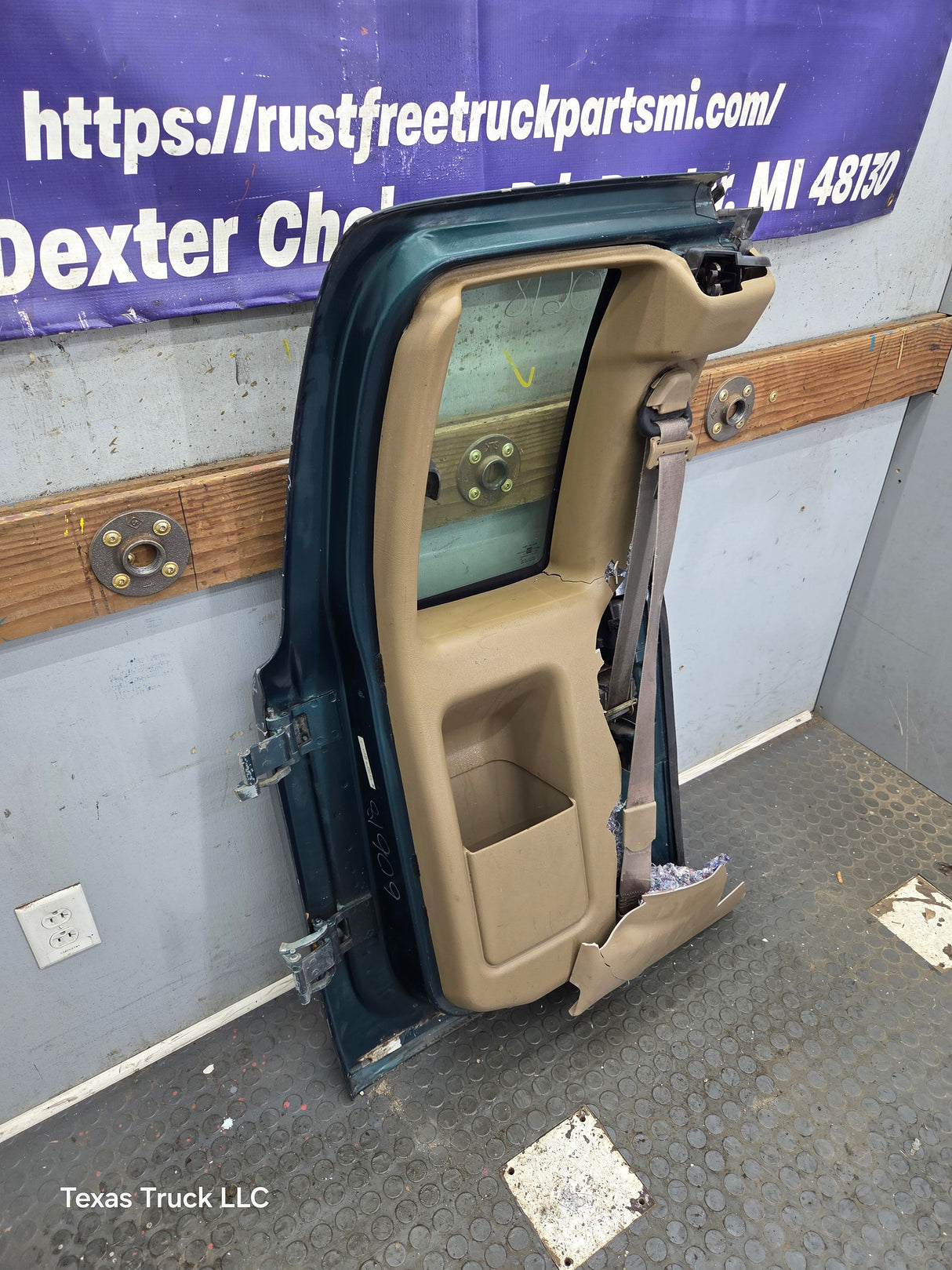 1996-2004 Chevrolet S10 / S15 / GMC Sonoma LH Driver Side Extended Cab Door